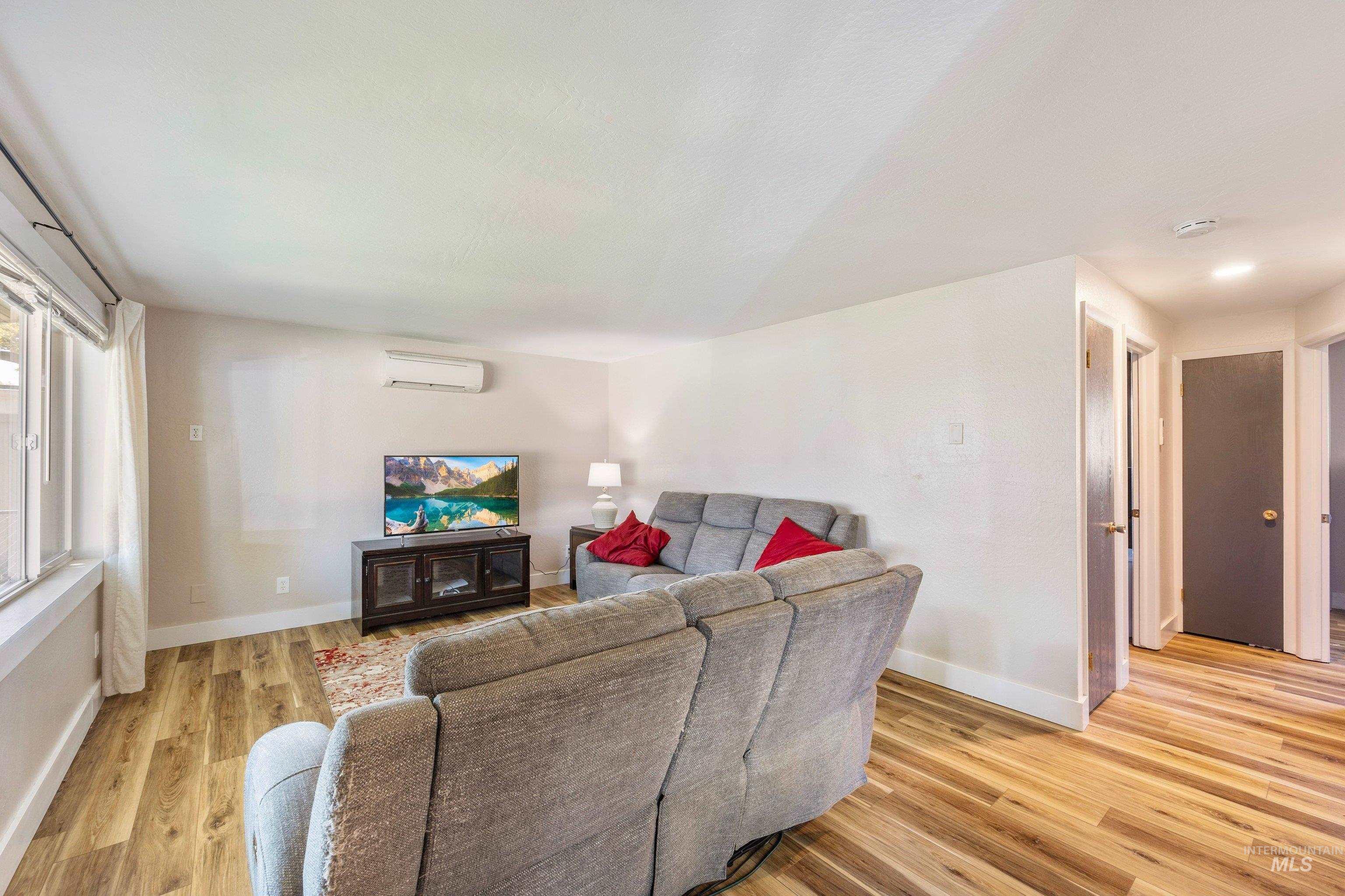 508 E. Washington Ave., Nampa, Idaho 83686, 2 Bedrooms, 1 Bathroom, Residential For Sale, Price $324,900,MLS 98998179