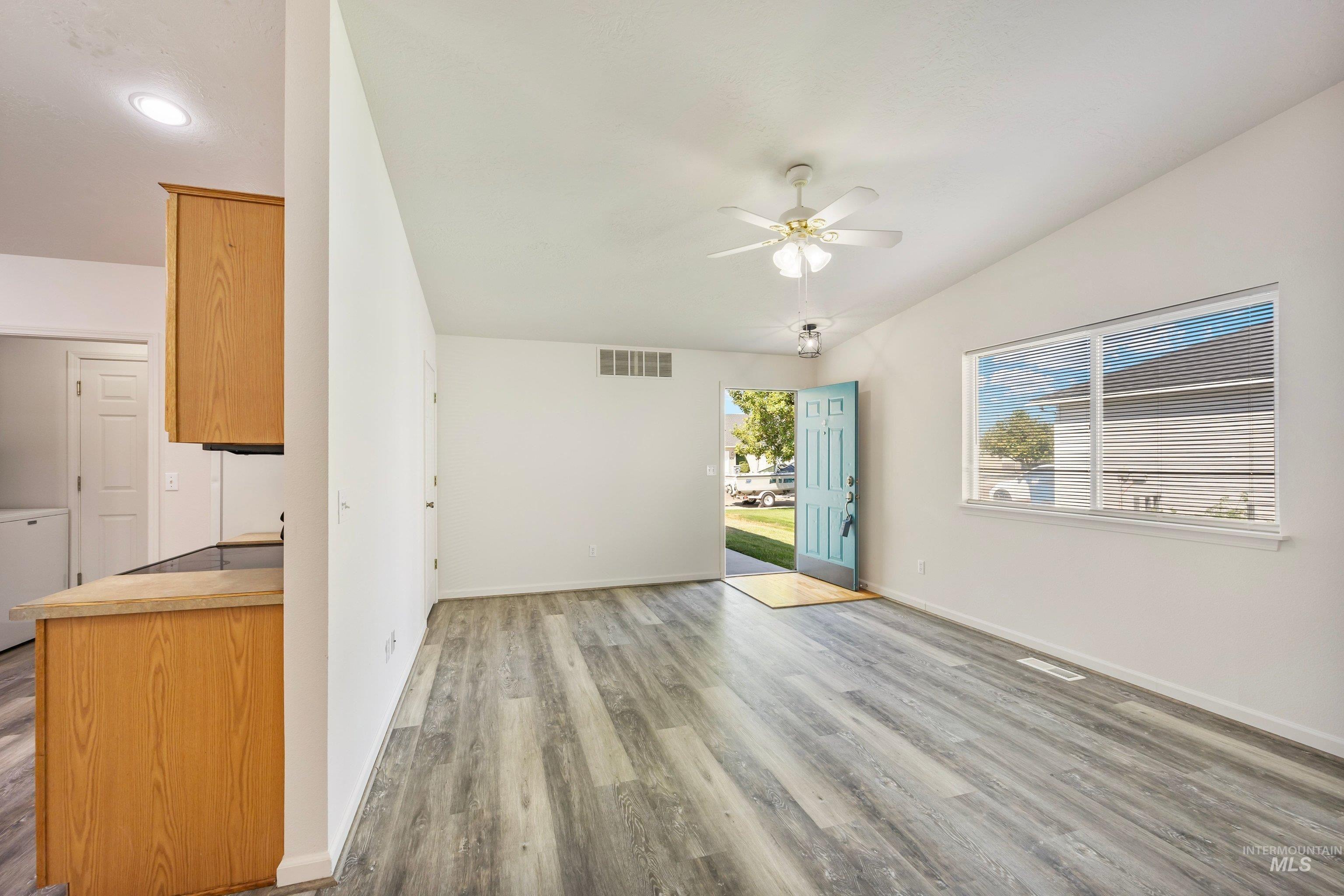 821 E. Maine Ave., Nampa, Idaho 83686, 3 Bedrooms, 2 Bathrooms, Residential For Sale, Price $299,900,MLS 98998180