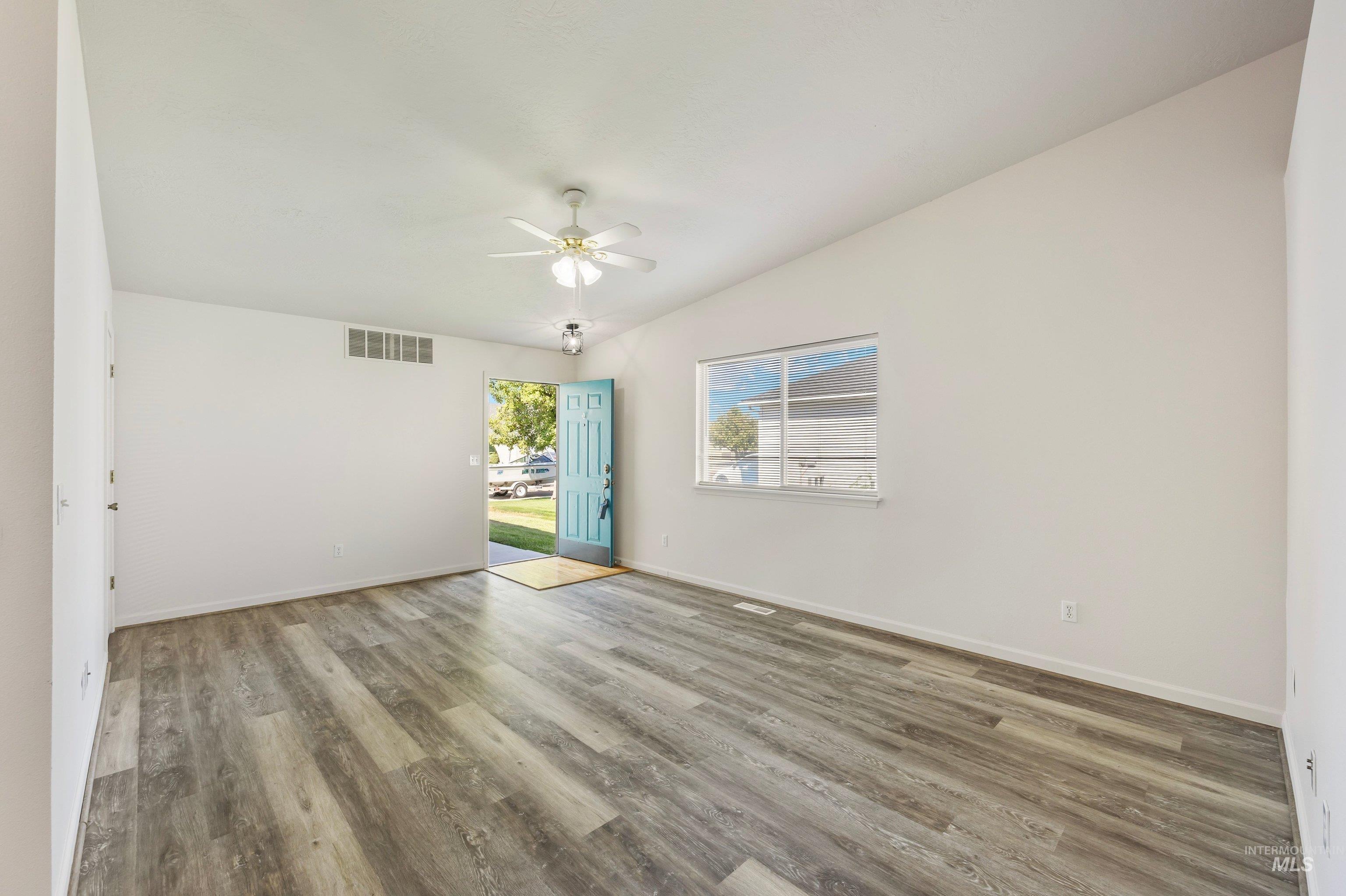 821 E. Maine Ave., Nampa, Idaho 83686, 3 Bedrooms, 2 Bathrooms, Residential For Sale, Price $299,900,MLS 98998180