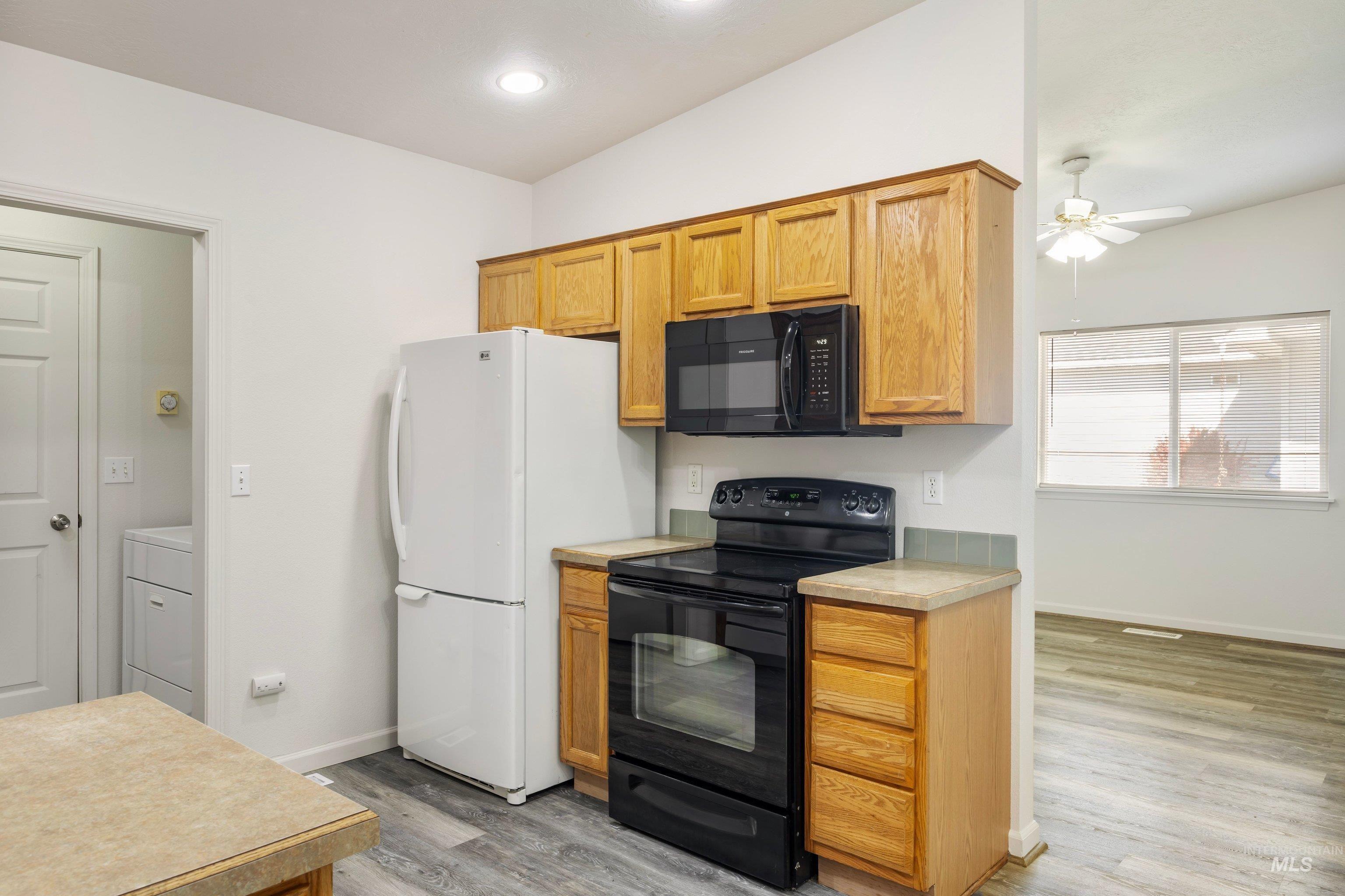 821 E. Maine Ave., Nampa, Idaho 83686, 3 Bedrooms, 2 Bathrooms, Residential For Sale, Price $299,900,MLS 98998180