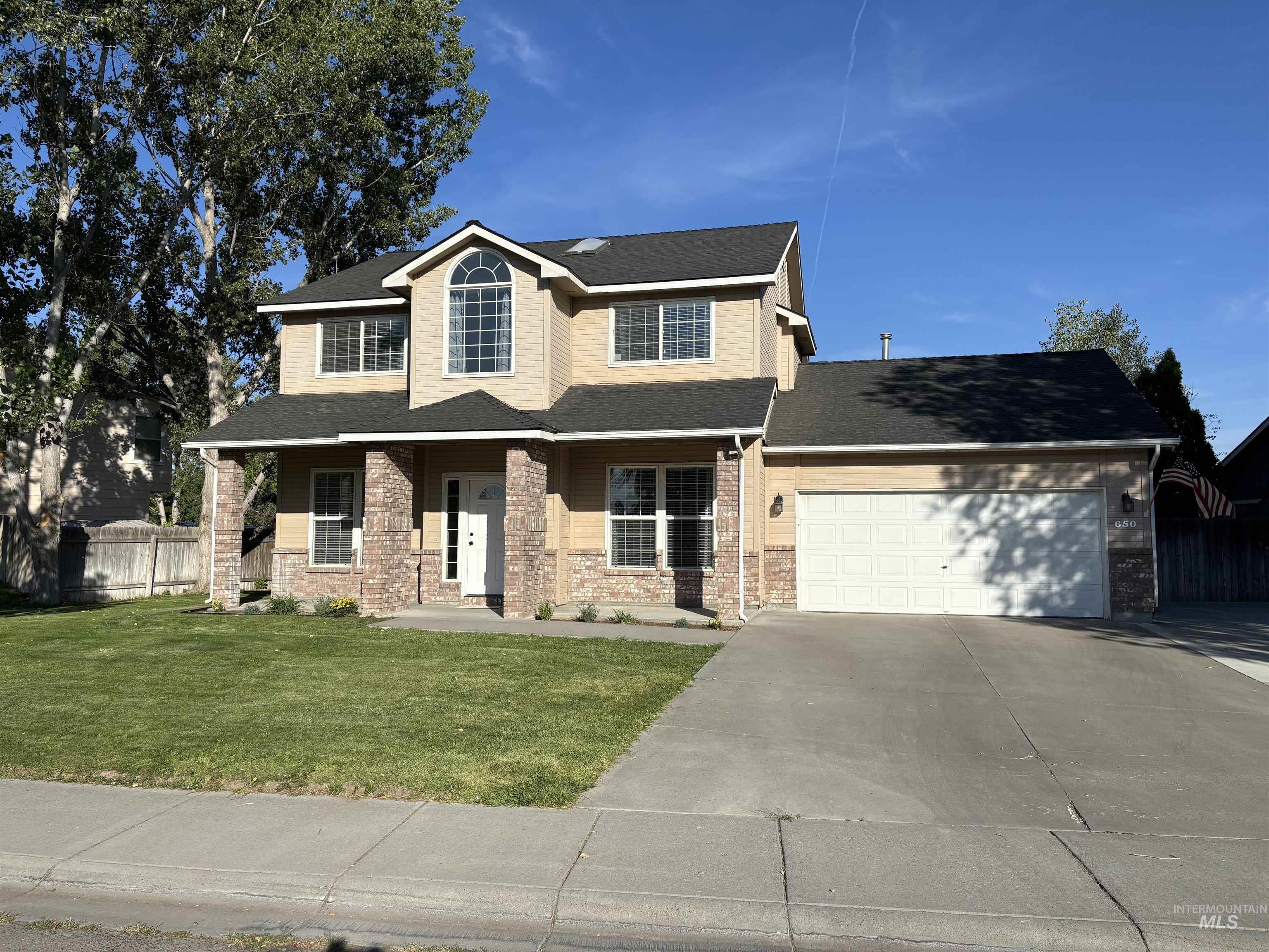 650 Teton Drive, Mountain Home, Idaho 83647, 3 Bedrooms, 2.5 Bathrooms, Residential For Sale, Price $389,900,MLS 98998185
