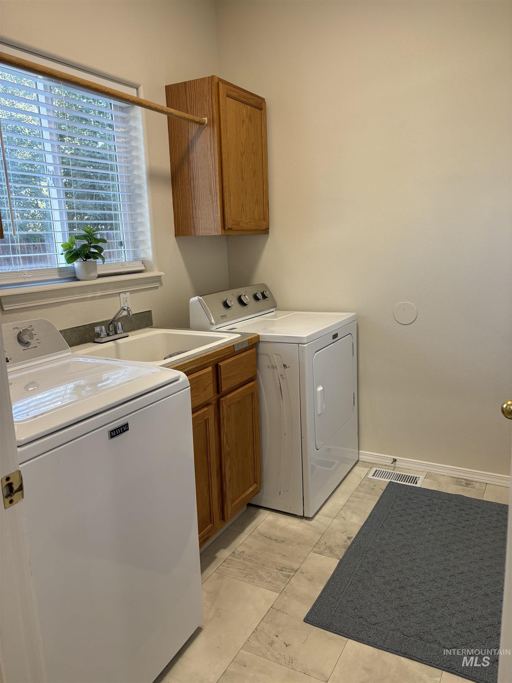 650 Teton Drive, Mountain Home, Idaho 83647, 3 Bedrooms, 2.5 Bathrooms, Residential For Sale, Price $389,900,MLS 98998185