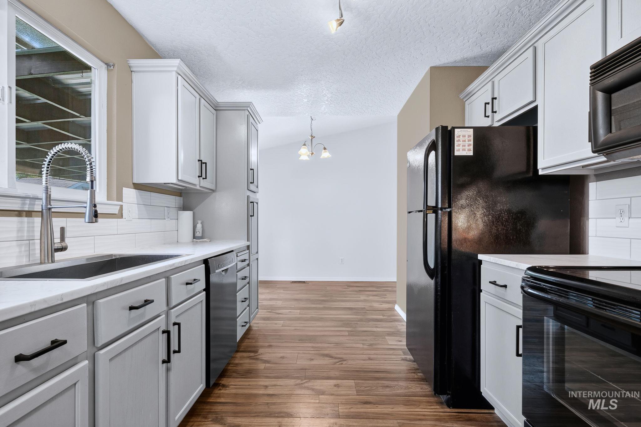 715 E. Maryland Ave, Nampa, Idaho 83686, 2 Bedrooms, 1 Bathroom, Residential For Sale, Price $300,000,MLS 98998187