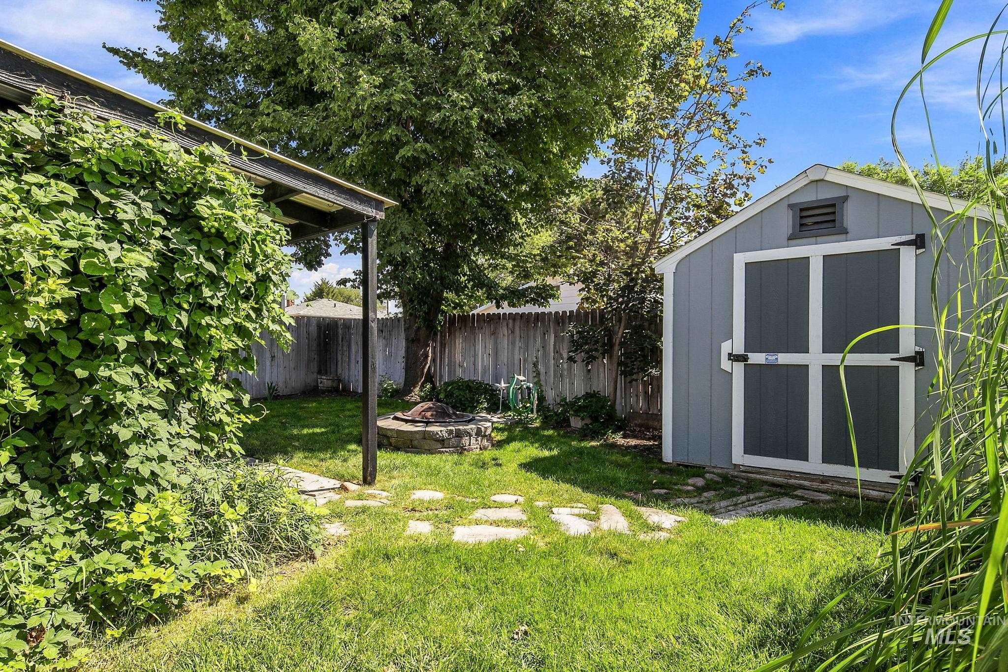 715 E. Maryland Ave, Nampa, Idaho 83686, 2 Bedrooms, 1 Bathroom, Residential For Sale, Price $300,000,MLS 98998187