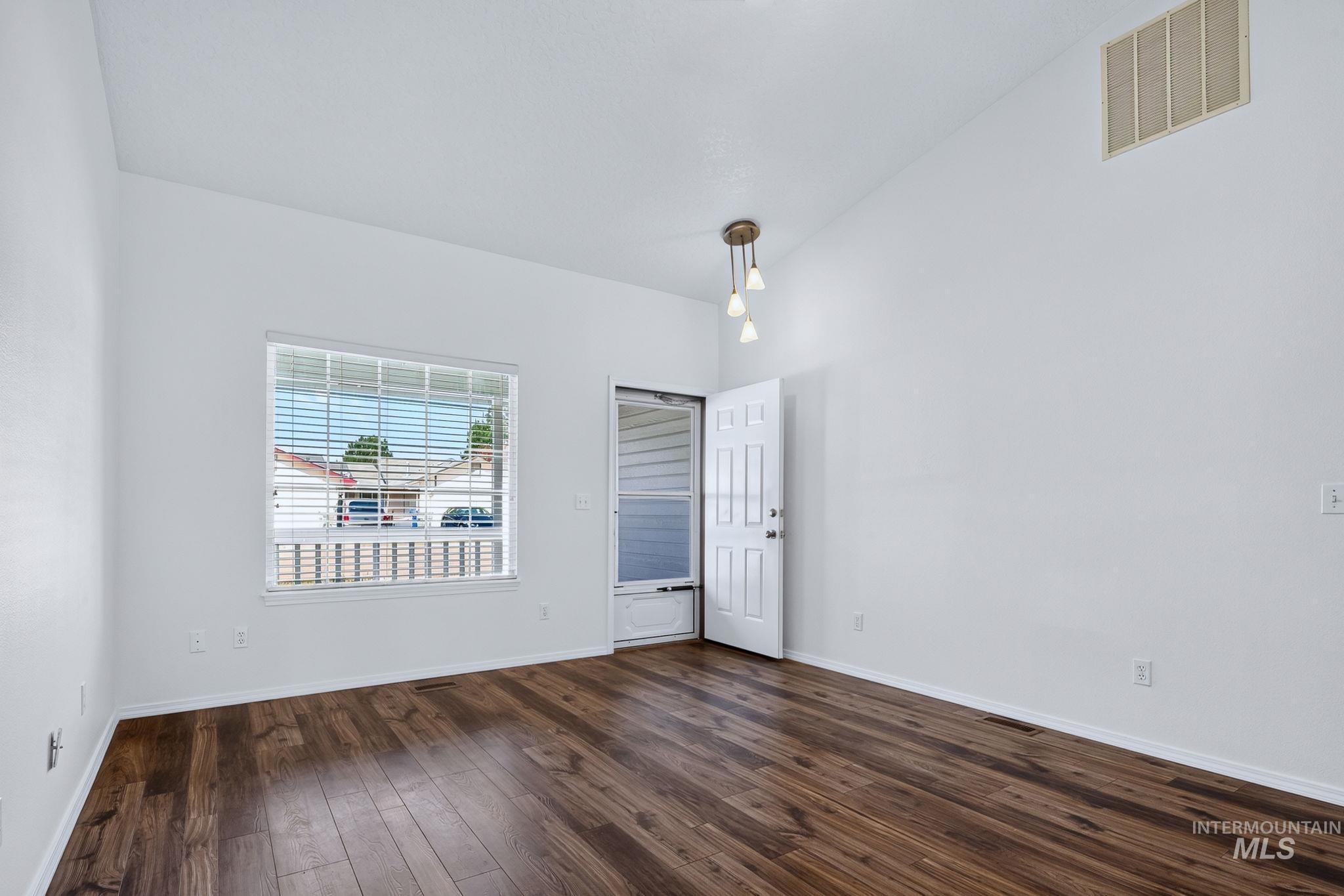 715 E. Maryland Ave, Nampa, Idaho 83686, 2 Bedrooms, 1 Bathroom, Residential For Sale, Price $300,000,MLS 98998187