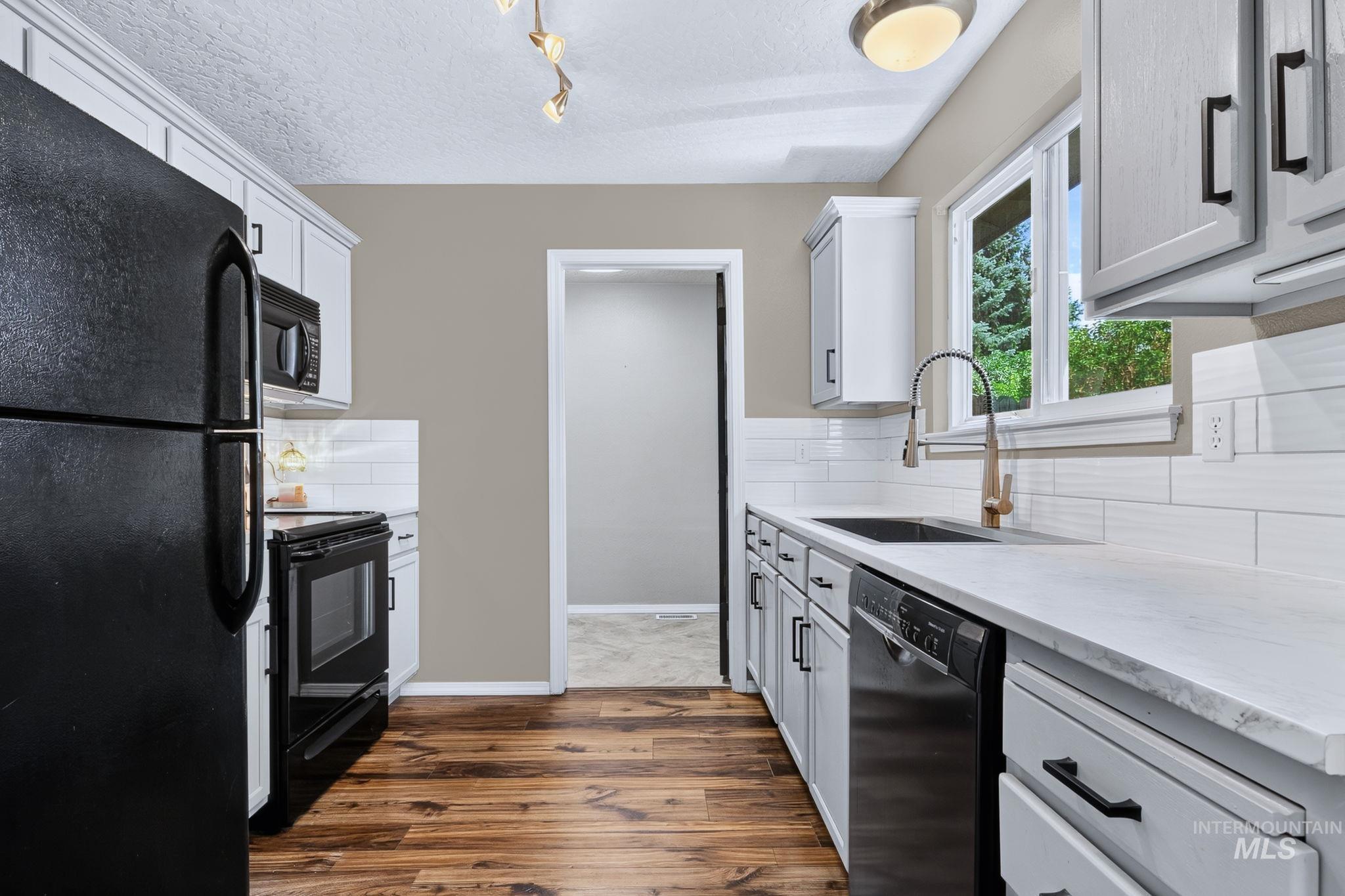 715 E. Maryland Ave, Nampa, Idaho 83686, 2 Bedrooms, 1 Bathroom, Residential For Sale, Price $300,000,MLS 98998187