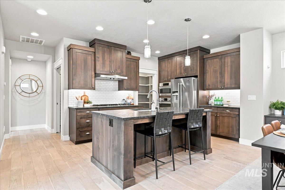 6151 N Winward Lane, Meridian, Idaho 83646, 3 Bedrooms, 2 Bathrooms, Residential For Sale, Price $570,000,MLS 98998189