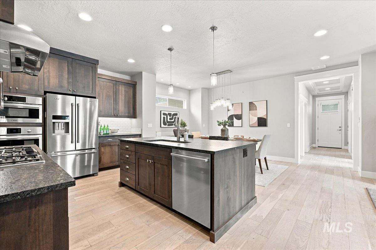 6151 N Winward Lane, Meridian, Idaho 83646, 3 Bedrooms, 2 Bathrooms, Residential For Sale, Price $570,000,MLS 98998189