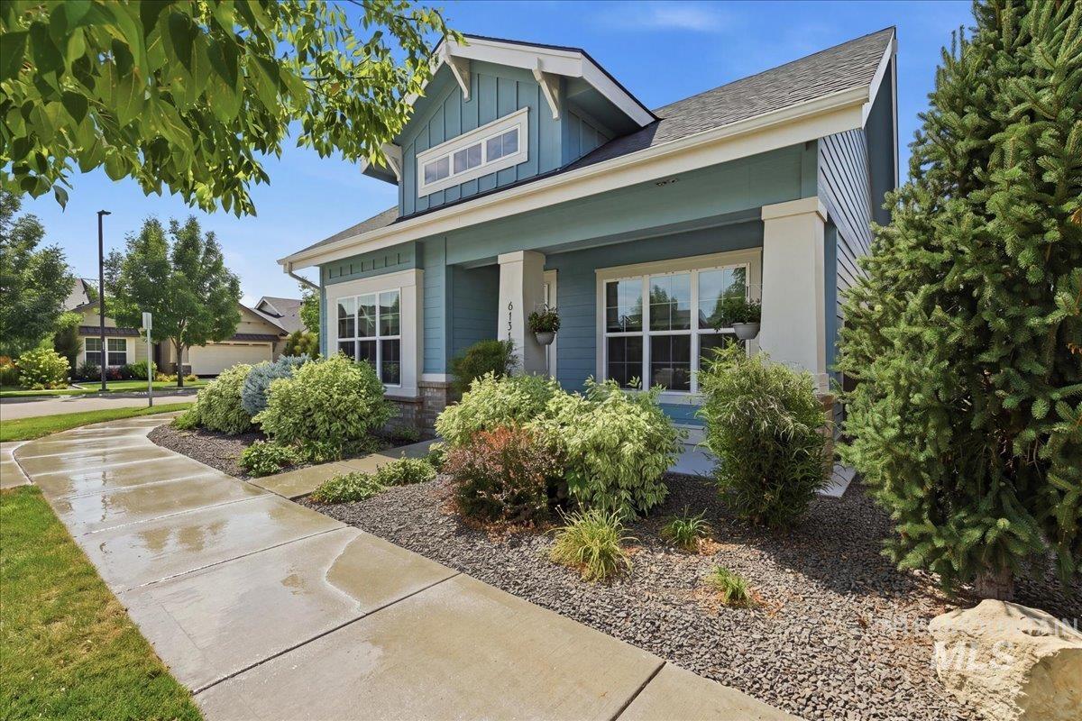 6151 N Winward Lane, Meridian, Idaho 83646, 3 Bedrooms, 2 Bathrooms, Residential For Sale, Price $570,000,MLS 98998189