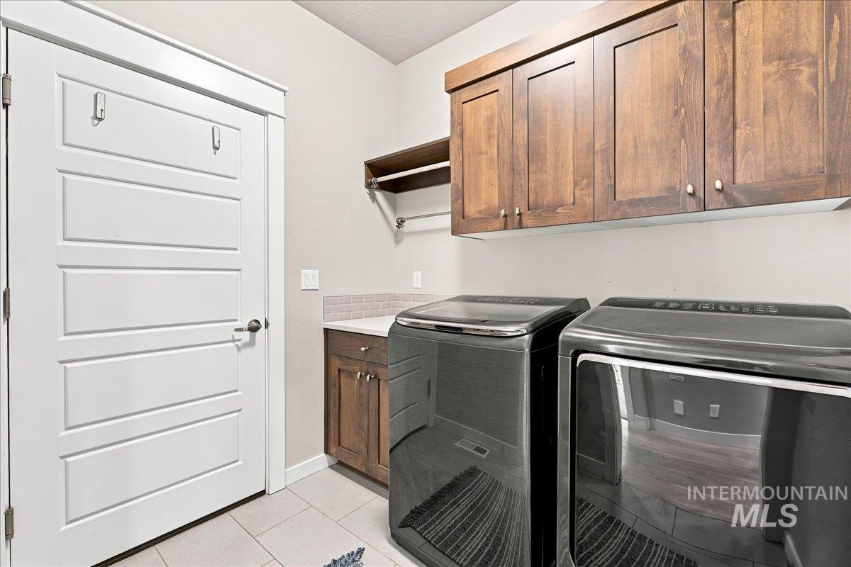 6151 N Winward Lane, Meridian, Idaho 83646, 3 Bedrooms, 2 Bathrooms, Residential For Sale, Price $570,000,MLS 98998189