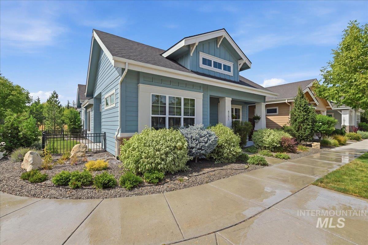 6151 N Winward Lane, Meridian, Idaho 83646, 3 Bedrooms, 2 Bathrooms, Residential For Sale, Price $570,000,MLS 98998189
