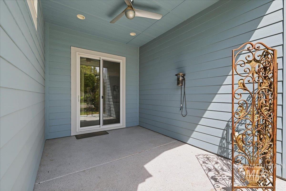 6151 N Winward Lane, Meridian, Idaho 83646, 3 Bedrooms, 2 Bathrooms, Residential For Sale, Price $570,000,MLS 98998189