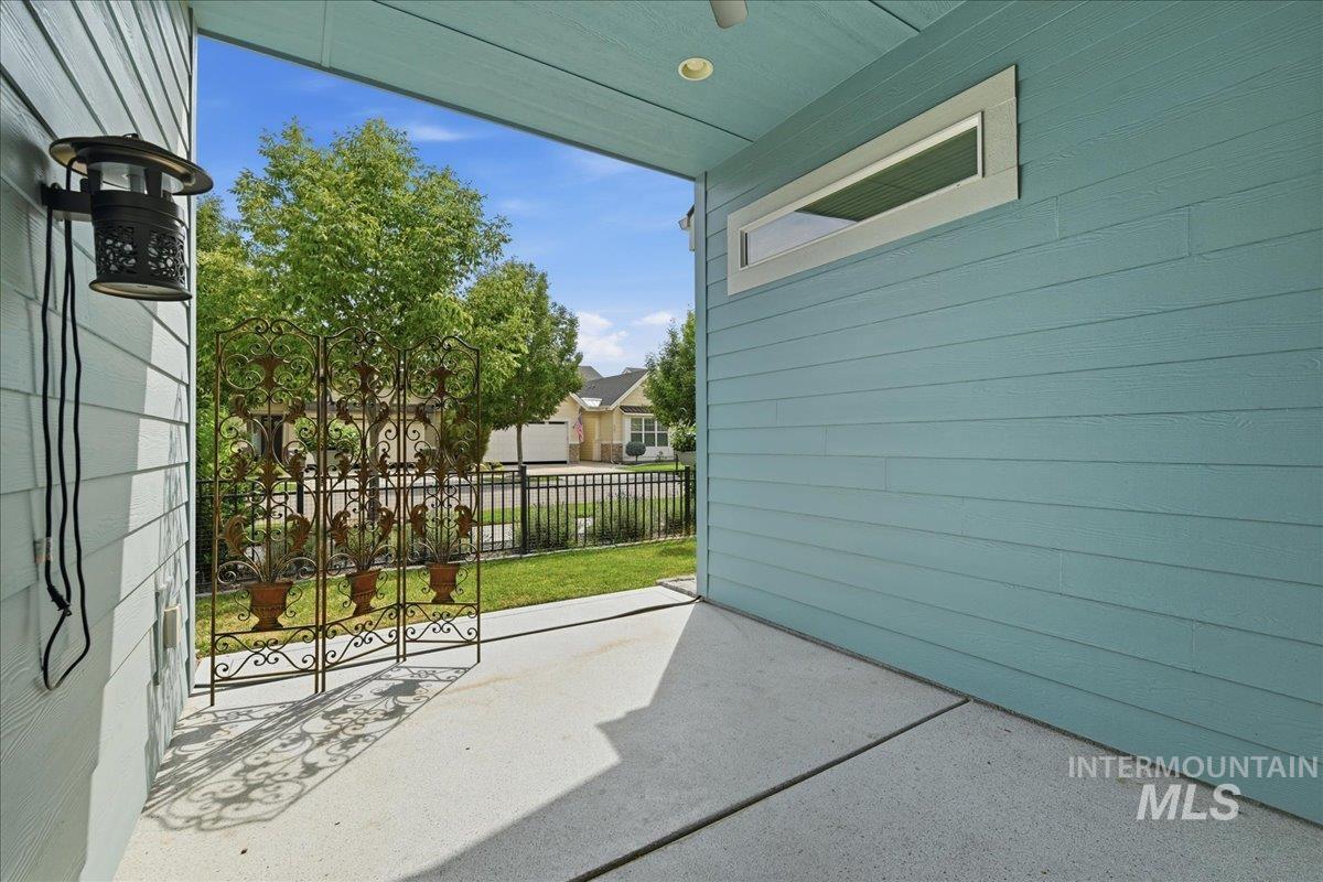 6151 N Winward Lane, Meridian, Idaho 83646, 3 Bedrooms, 2 Bathrooms, Residential For Sale, Price $570,000,MLS 98998189