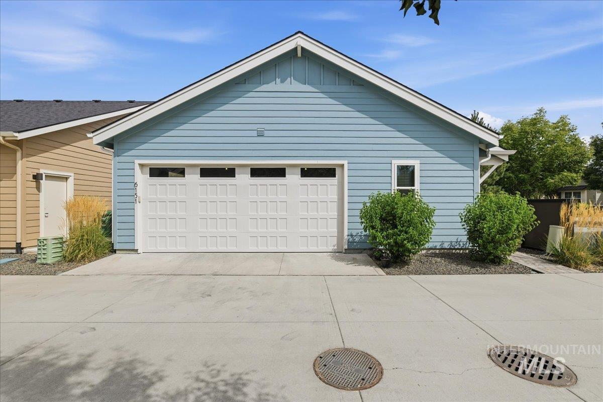 6151 N Winward Lane, Meridian, Idaho 83646, 3 Bedrooms, 2 Bathrooms, Residential For Sale, Price $570,000,MLS 98998189