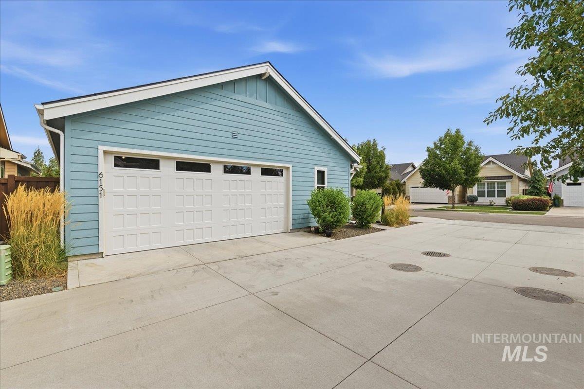 6151 N Winward Lane, Meridian, Idaho 83646, 3 Bedrooms, 2 Bathrooms, Residential For Sale, Price $570,000,MLS 98998189