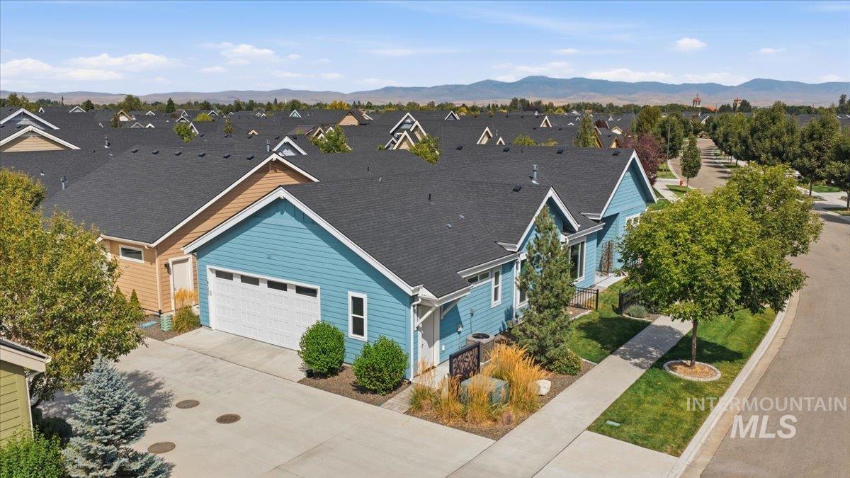 6151 N Winward Lane, Meridian, Idaho 83646, 3 Bedrooms, 2 Bathrooms, Residential For Sale, Price $570,000,MLS 98998189
