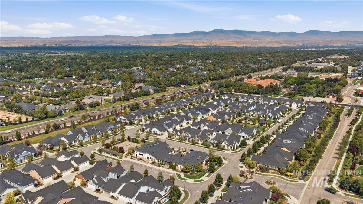 6151 N Winward Lane, Meridian, Idaho 83646, 3 Bedrooms, 2 Bathrooms, Residential For Sale, Price $570,000,MLS 98998189