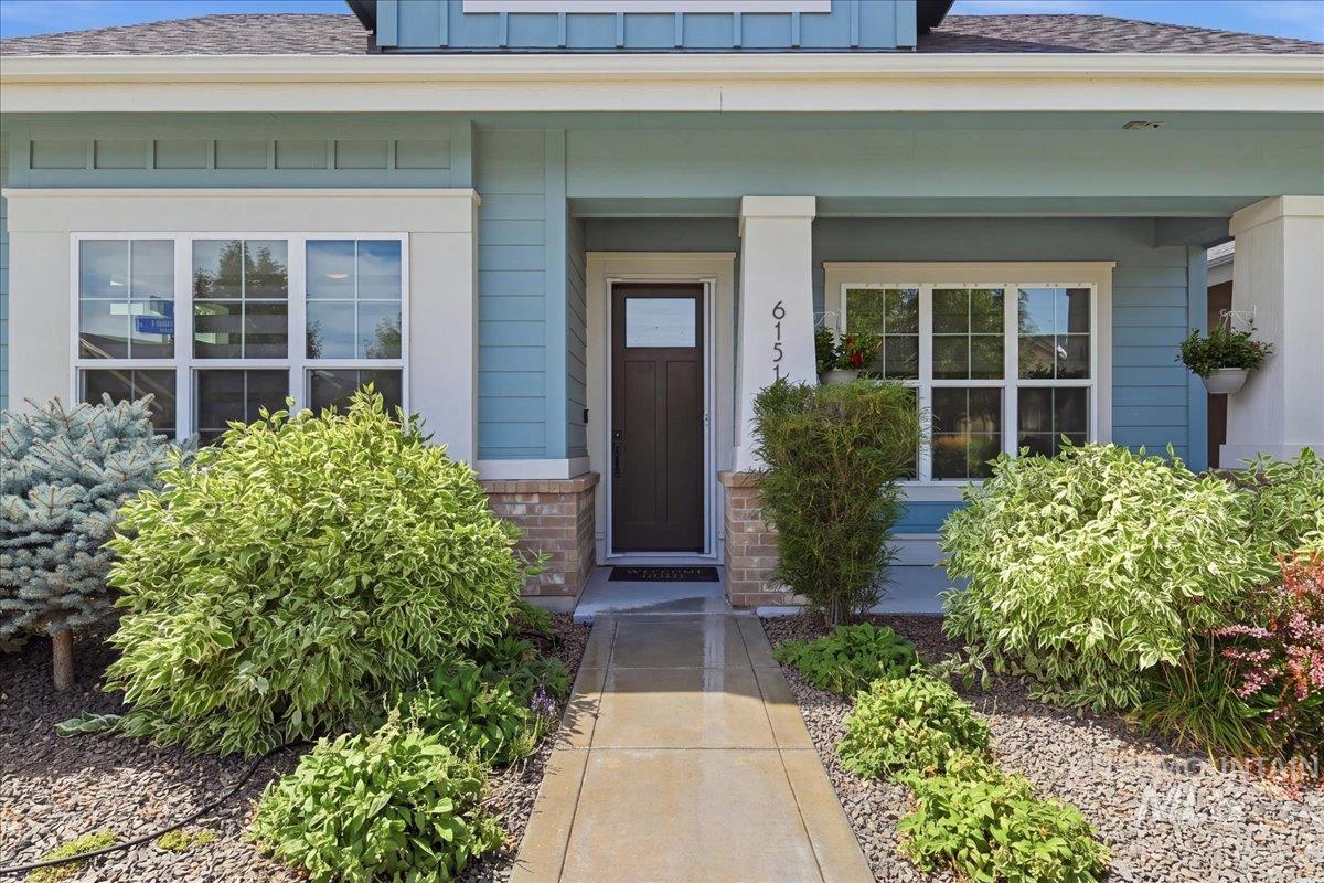 6151 N Winward Lane, Meridian, Idaho 83646, 3 Bedrooms, 2 Bathrooms, Residential For Sale, Price $570,000,MLS 98998189