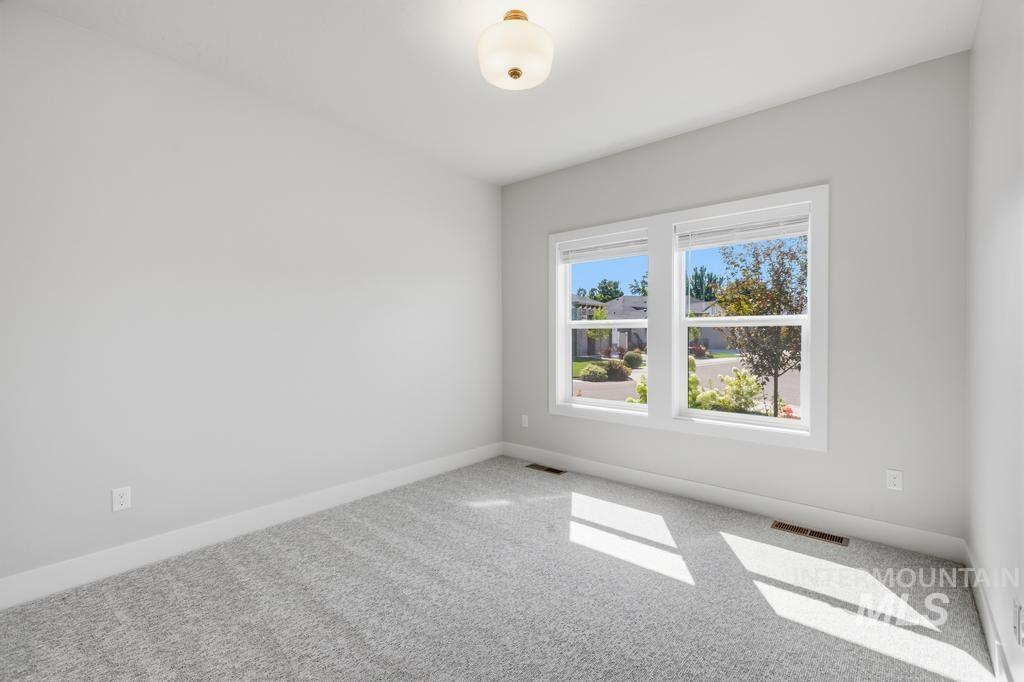 1250 N Parkshire Way, Meridian, Idaho 83642, 3 Bedrooms, 2.5 Bathrooms, Residential For Sale, Price $634,900,MLS 98998191