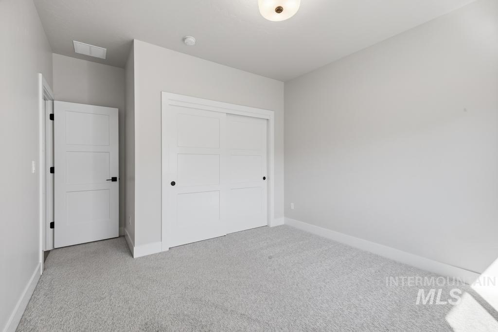 1250 N Parkshire Way, Meridian, Idaho 83642, 3 Bedrooms, 2.5 Bathrooms, Residential For Sale, Price $634,900,MLS 98998191