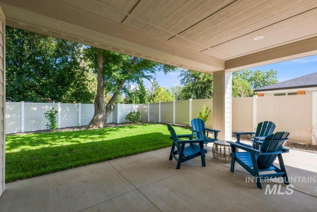 1250 N Parkshire Way, Meridian, Idaho 83642, 3 Bedrooms, 2.5 Bathrooms, Residential For Sale, Price $634,900,MLS 98998191