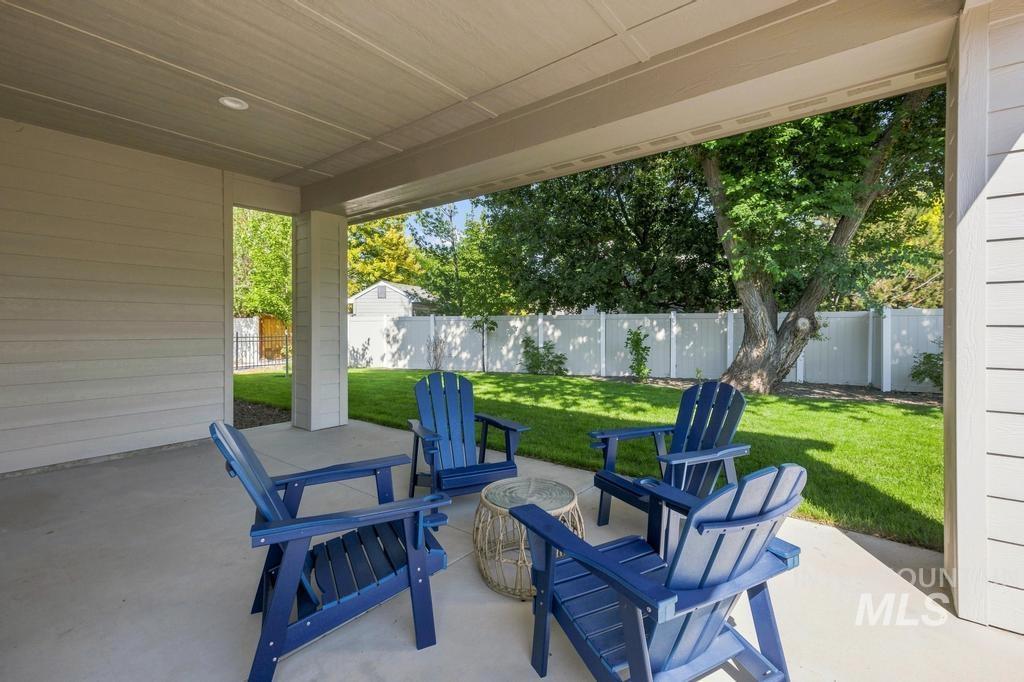 1250 N Parkshire Way, Meridian, Idaho 83642, 3 Bedrooms, 2.5 Bathrooms, Residential For Sale, Price $634,900,MLS 98998191