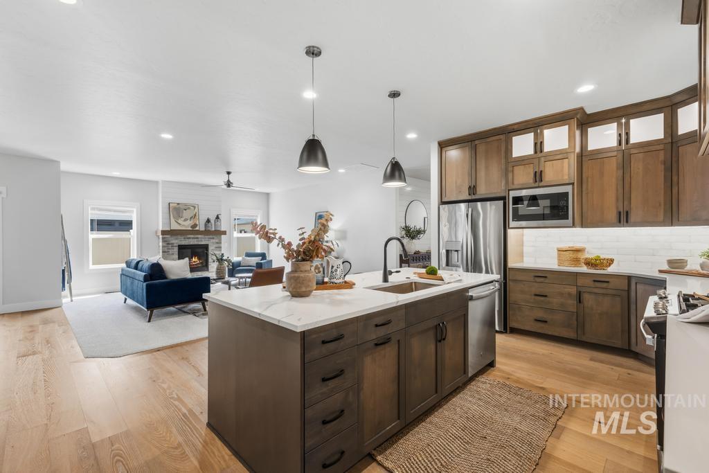 1250 N Parkshire Way, Meridian, Idaho 83642, 3 Bedrooms, 2.5 Bathrooms, Residential For Sale, Price $634,900,MLS 98998191