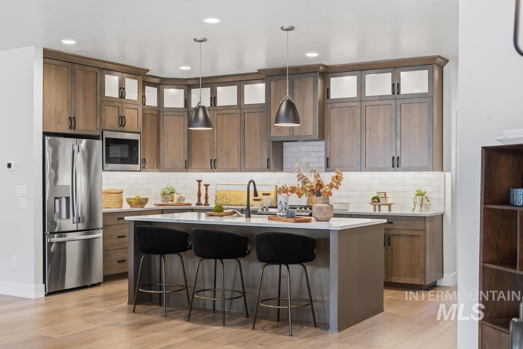 1250 N Parkshire Way, Meridian, Idaho 83642, 3 Bedrooms, 2.5 Bathrooms, Residential For Sale, Price $634,900,MLS 98998191