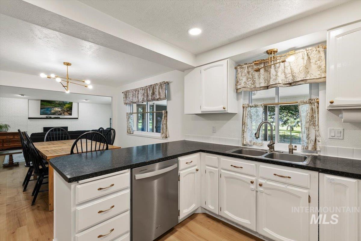 4959 S Umatilla Avenue, Boise, Idaho 83709, 3 Bedrooms, 2 Bathrooms, Residential For Sale, Price $550,000,MLS 98998193