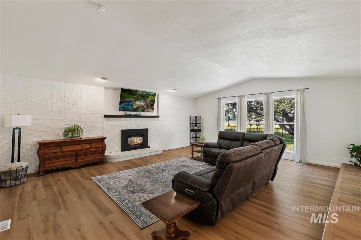 4959 S Umatilla Avenue, Boise, Idaho 83709, 3 Bedrooms, 2 Bathrooms, Residential For Sale, Price $550,000,MLS 98998193