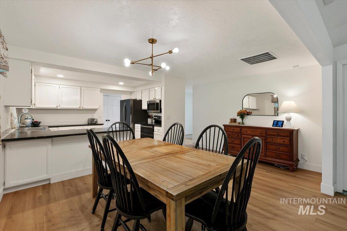 4959 S Umatilla Avenue, Boise, Idaho 83709, 3 Bedrooms, 2 Bathrooms, Residential For Sale, Price $550,000,MLS 98998193