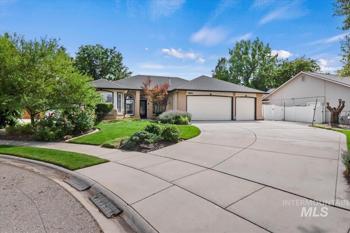 2893 E Moon Dipper Ct., Meridian, Idaho 83643, 4 Bedrooms, 2 Bathrooms, Residential For Sale, Price $599,000,MLS 98998195