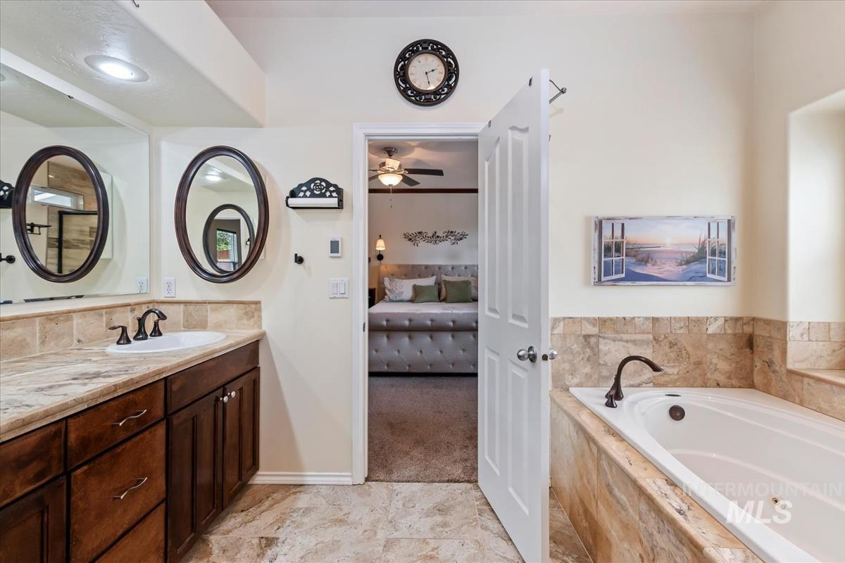 2893 E Moon Dipper Ct., Meridian, Idaho 83643, 4 Bedrooms, 2 Bathrooms, Residential For Sale, Price $599,000,MLS 98998195