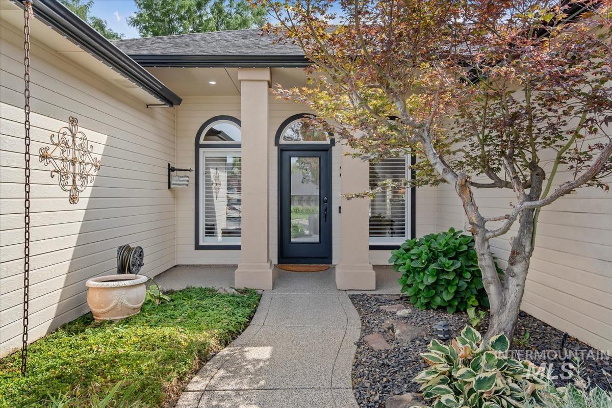 2893 E Moon Dipper Ct., Meridian, Idaho 83643, 4 Bedrooms, 2 Bathrooms, Residential For Sale, Price $599,000,MLS 98998195