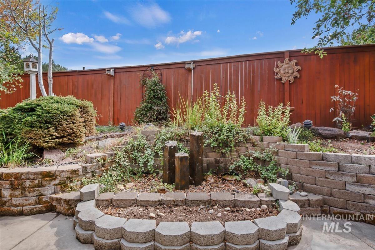 2893 E Moon Dipper Ct., Meridian, Idaho 83643, 4 Bedrooms, 2 Bathrooms, Residential For Sale, Price $599,000,MLS 98998195