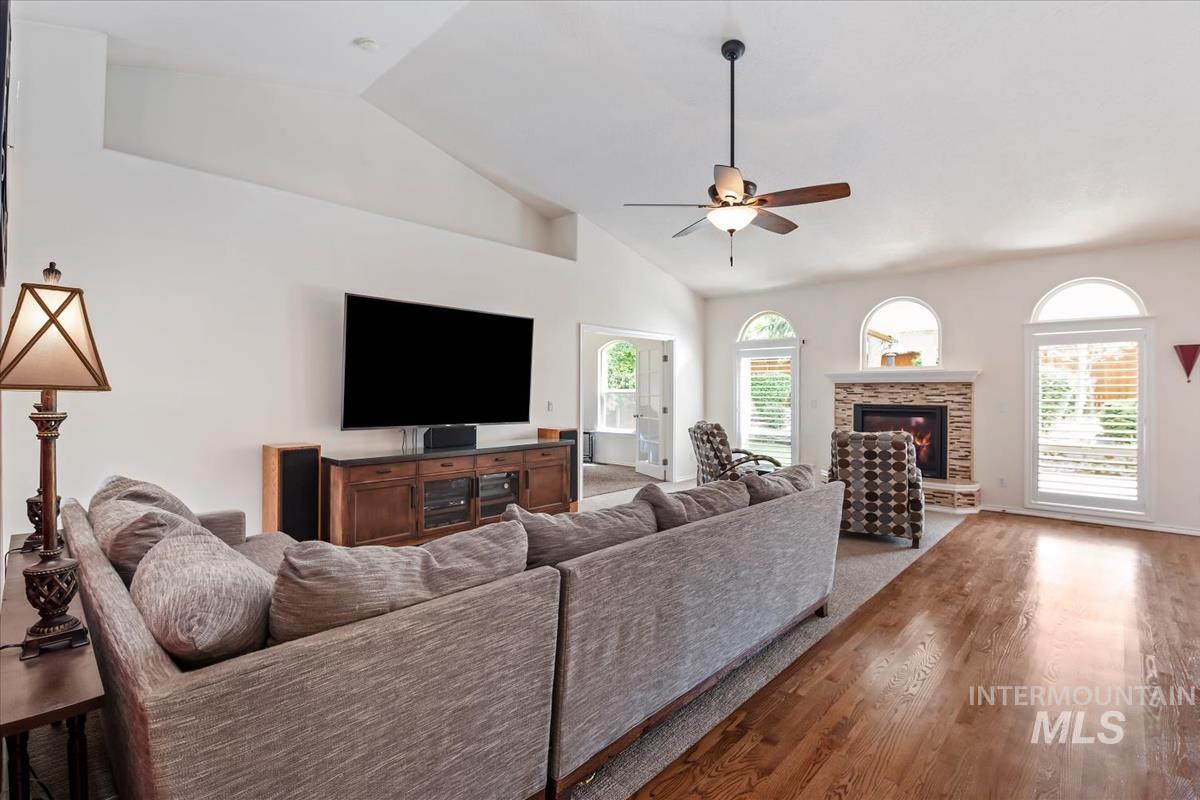 2893 E Moon Dipper Ct., Meridian, Idaho 83643, 4 Bedrooms, 2 Bathrooms, Residential For Sale, Price $599,000,MLS 98998195