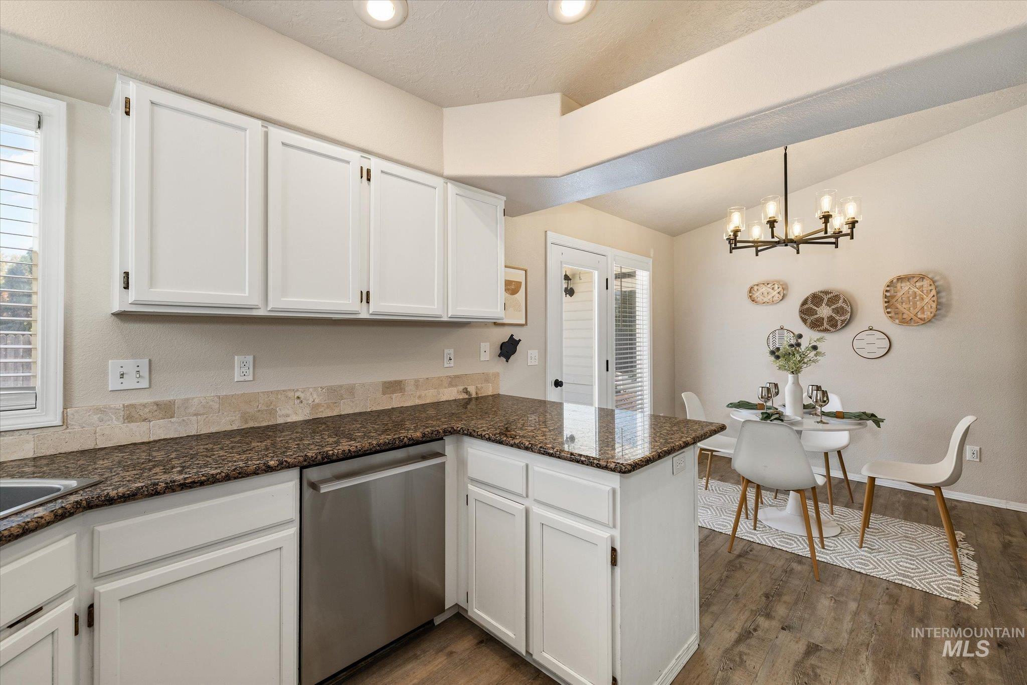 2052 N Citrus Ave, Boise, Idaho 83713, 3 Bedrooms, 2 Bathrooms, Residential For Sale, Price $430,000,MLS 98998196