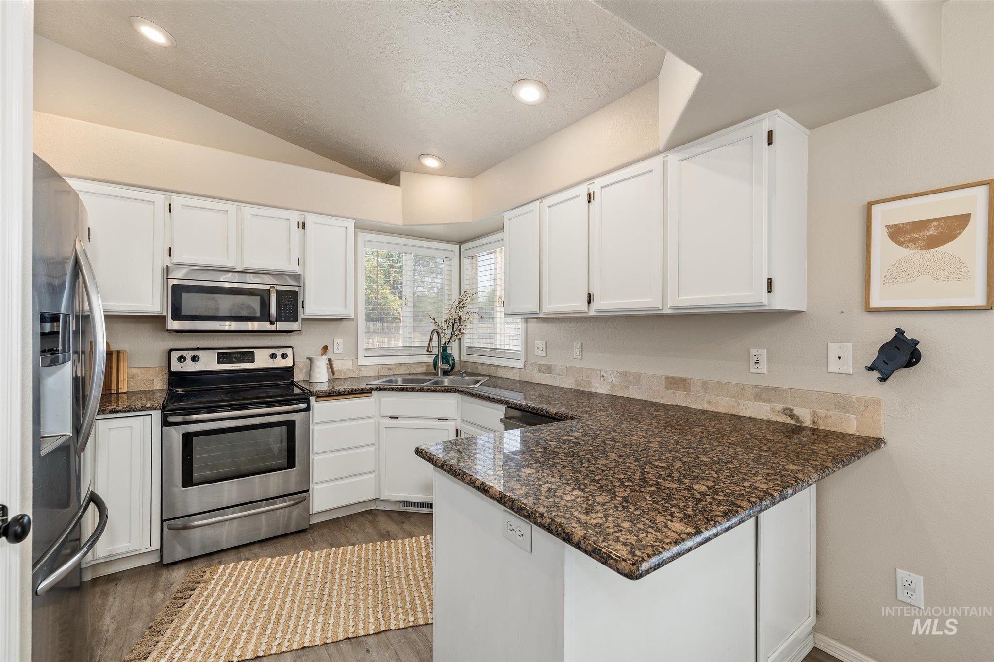 2052 N Citrus Ave, Boise, Idaho 83713, 3 Bedrooms, 2 Bathrooms, Residential For Sale, Price $430,000,MLS 98998196