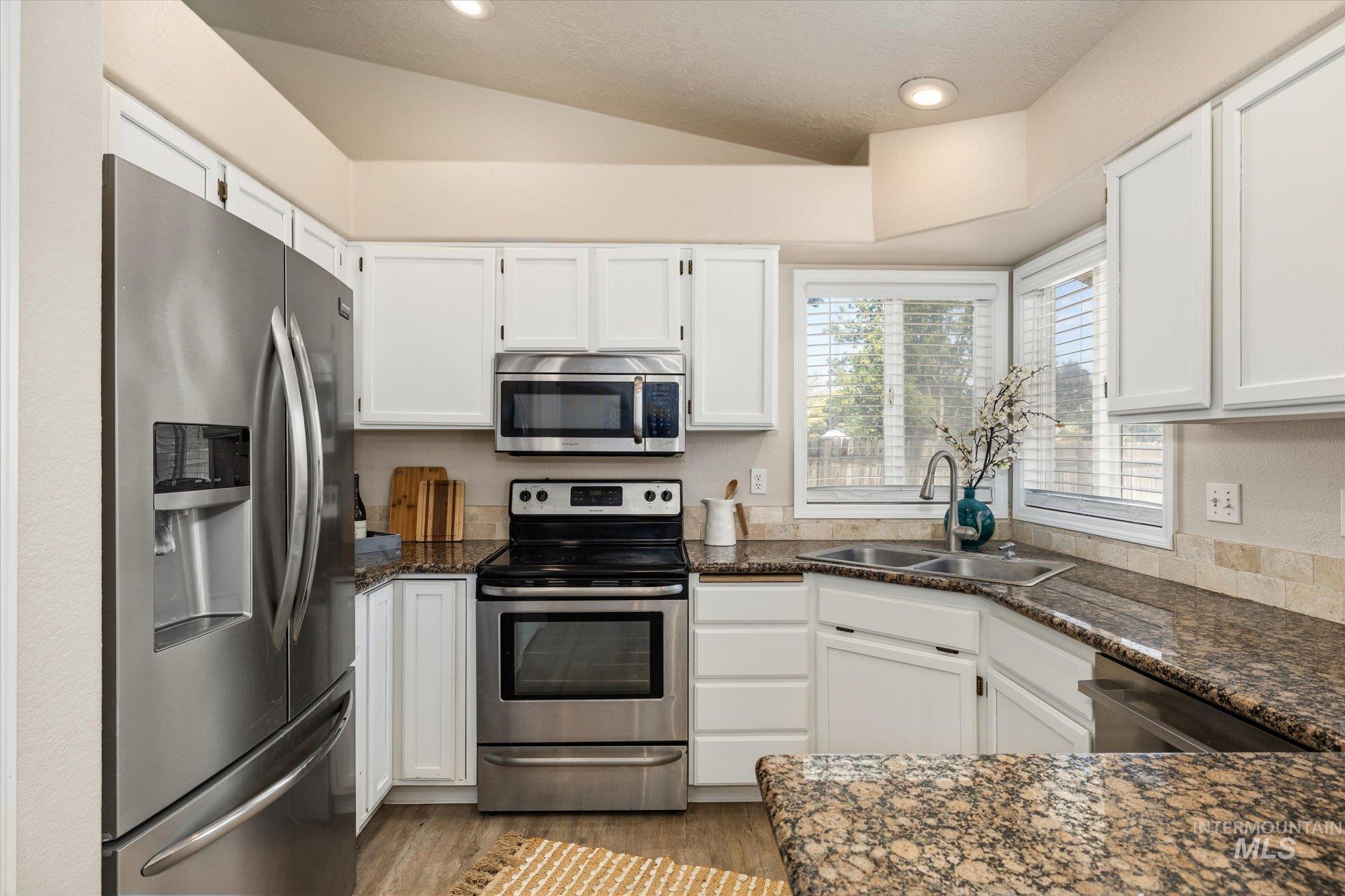 2052 N Citrus Ave, Boise, Idaho 83713, 3 Bedrooms, 2 Bathrooms, Residential For Sale, Price $430,000,MLS 98998196