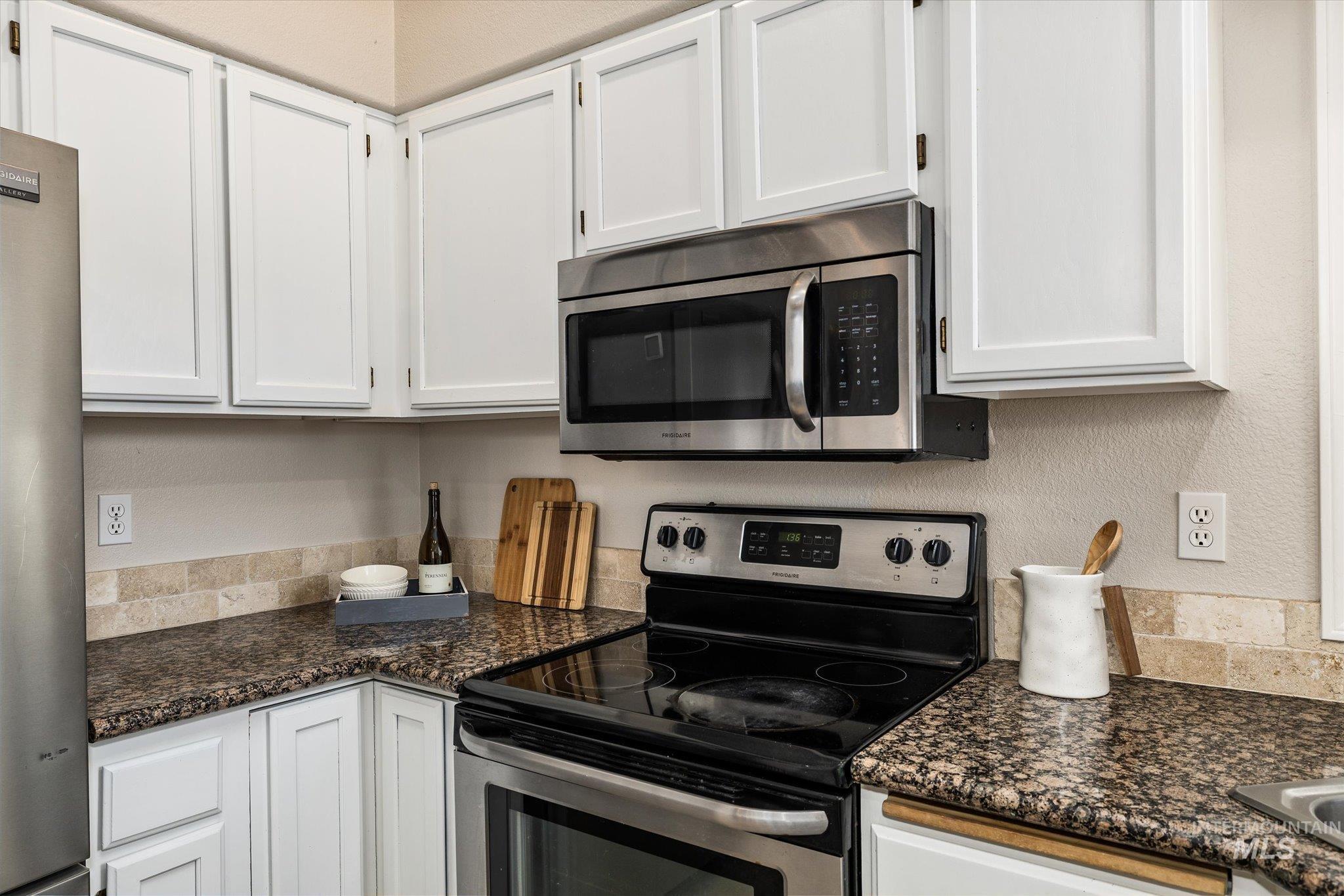 2052 N Citrus Ave, Boise, Idaho 83713, 3 Bedrooms, 2 Bathrooms, Residential For Sale, Price $430,000,MLS 98998196