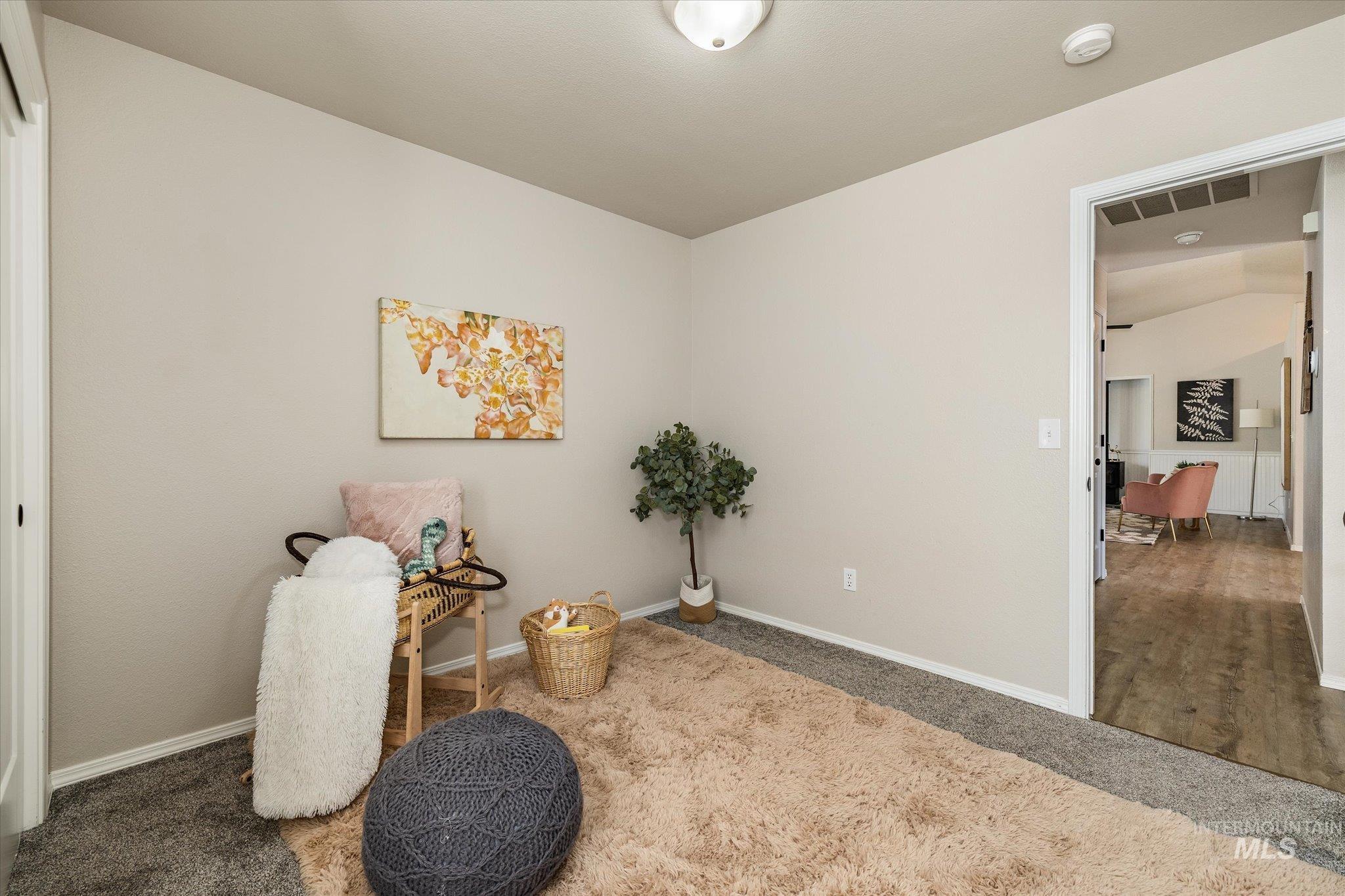 2052 N Citrus Ave, Boise, Idaho 83713, 3 Bedrooms, 2 Bathrooms, Residential For Sale, Price $430,000,MLS 98998196