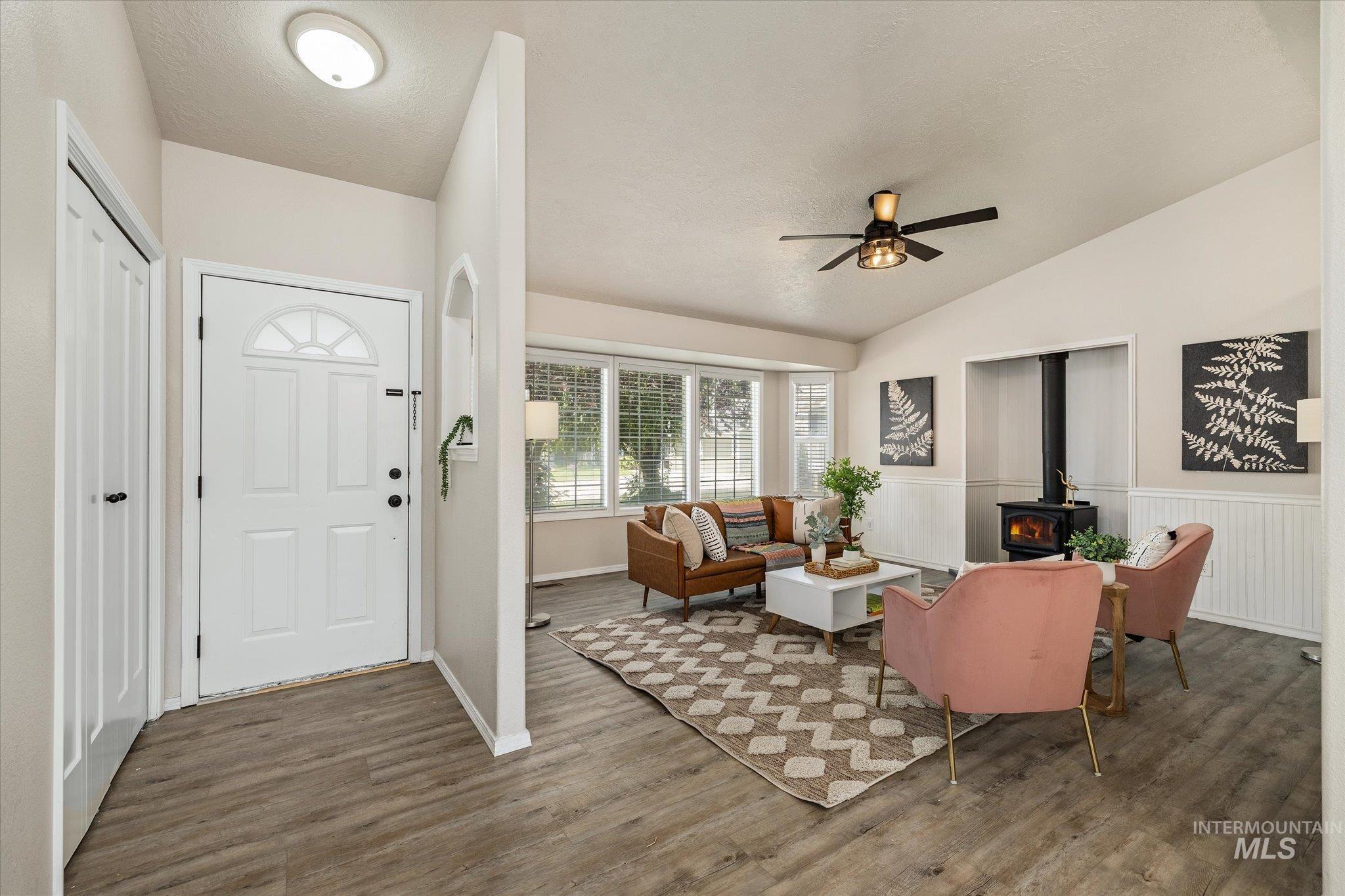 2052 N Citrus Ave, Boise, Idaho 83713, 3 Bedrooms, 2 Bathrooms, Residential For Sale, Price $430,000,MLS 98998196