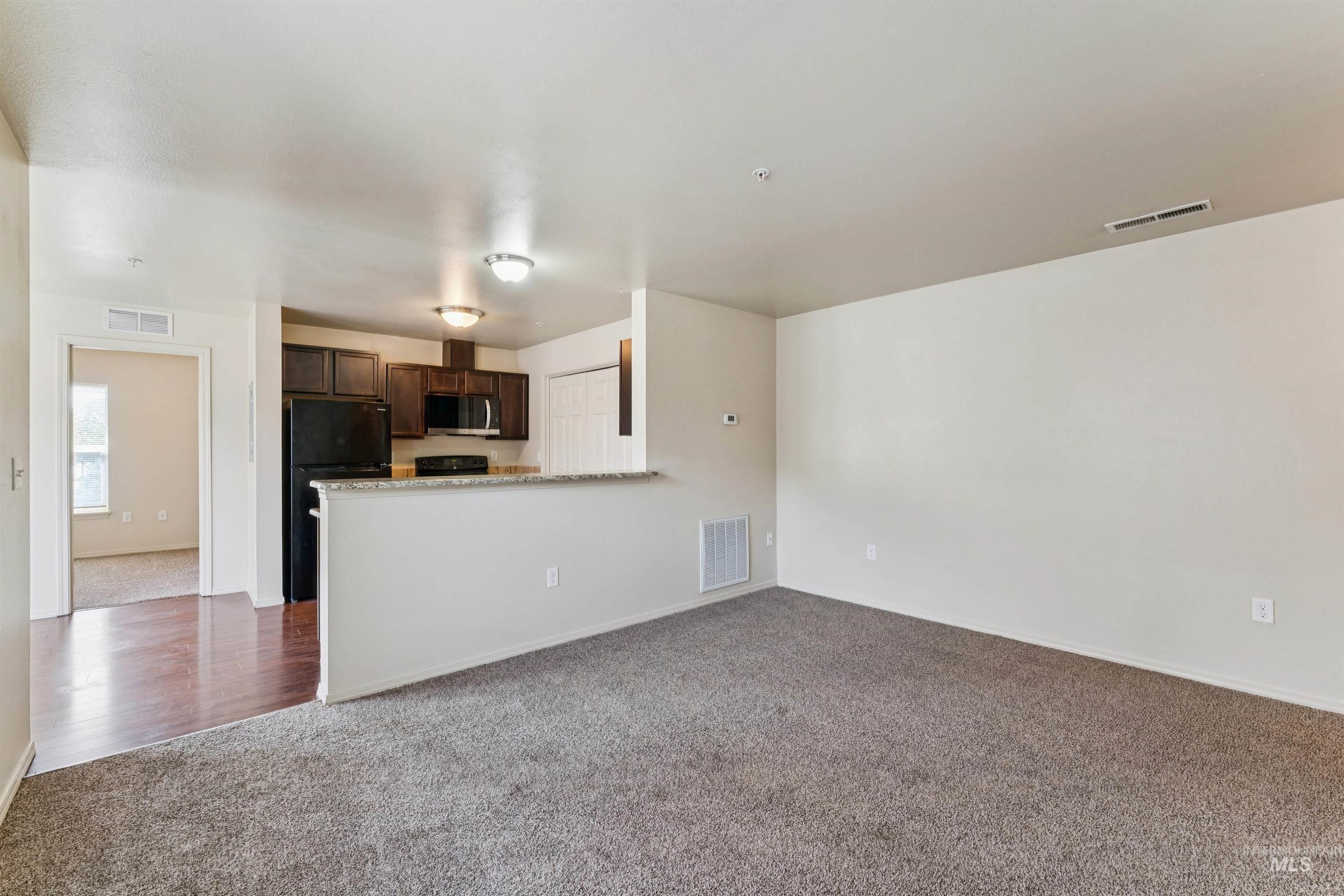 11187 W Brassy Cove Loop, Nampa, Idaho 83651, 2 Bedrooms, 2 Bathrooms, Residential Income For Sale, Price $849,900,MLS 98998200