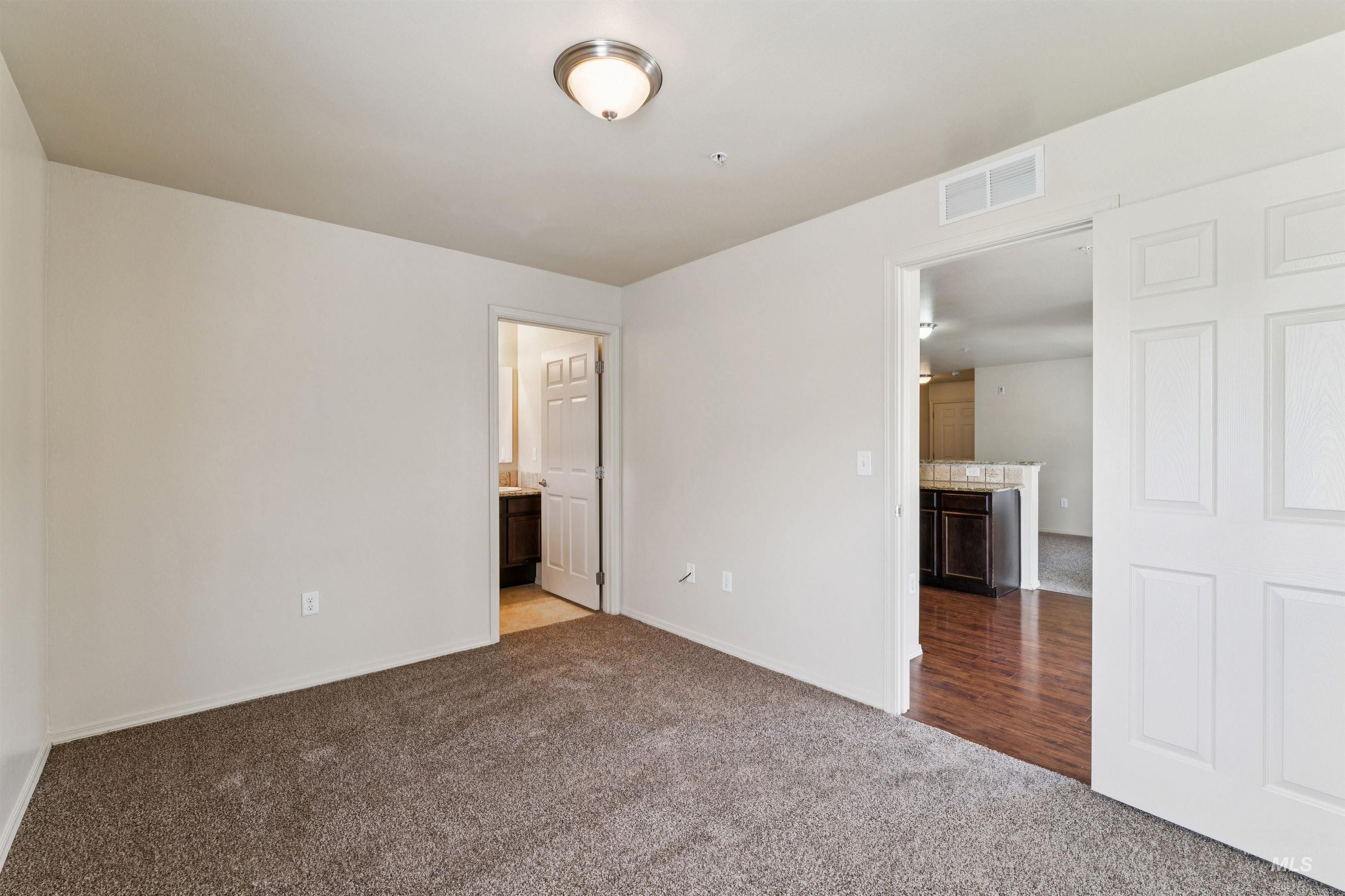 11187 W Brassy Cove Loop, Nampa, Idaho 83651, 2 Bedrooms, 2 Bathrooms, Residential Income For Sale, Price $849,900,MLS 98998200