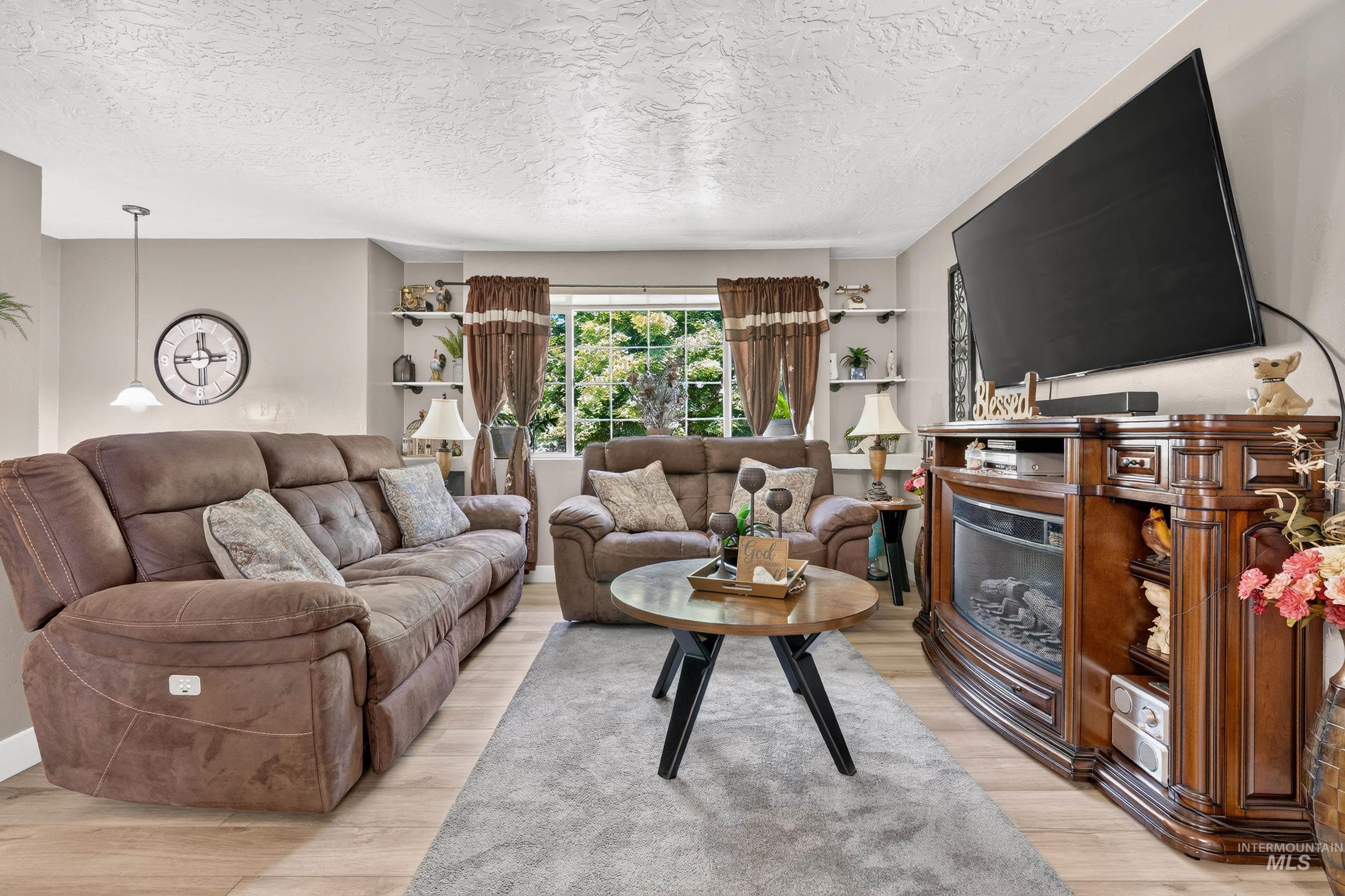516 N Kimball Ave, Caldwell, Idaho 83605, 5 Bedrooms, 2 Bathrooms, Residential For Sale, Price $380,000,MLS 98998202