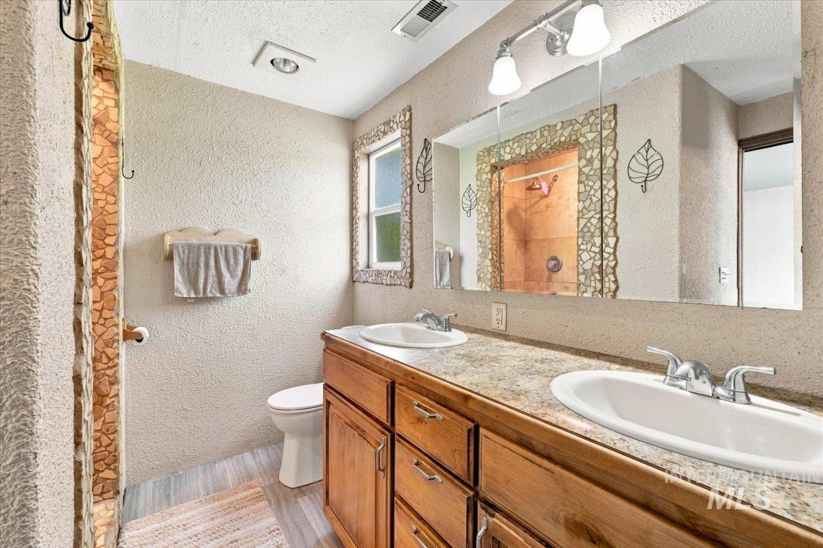 12648 S Sonora Ave, Kuna, Idaho 83634, 4 Bedrooms, 2 Bathrooms, Residential For Sale, Price $625,000,MLS 98998204