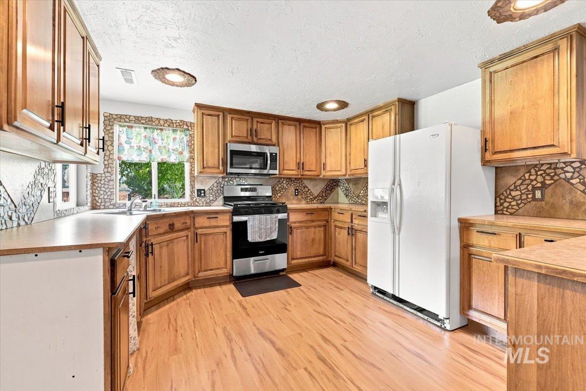 12648 S Sonora Ave, Kuna, Idaho 83634, 4 Bedrooms, 2 Bathrooms, Residential For Sale, Price $625,000,MLS 98998204