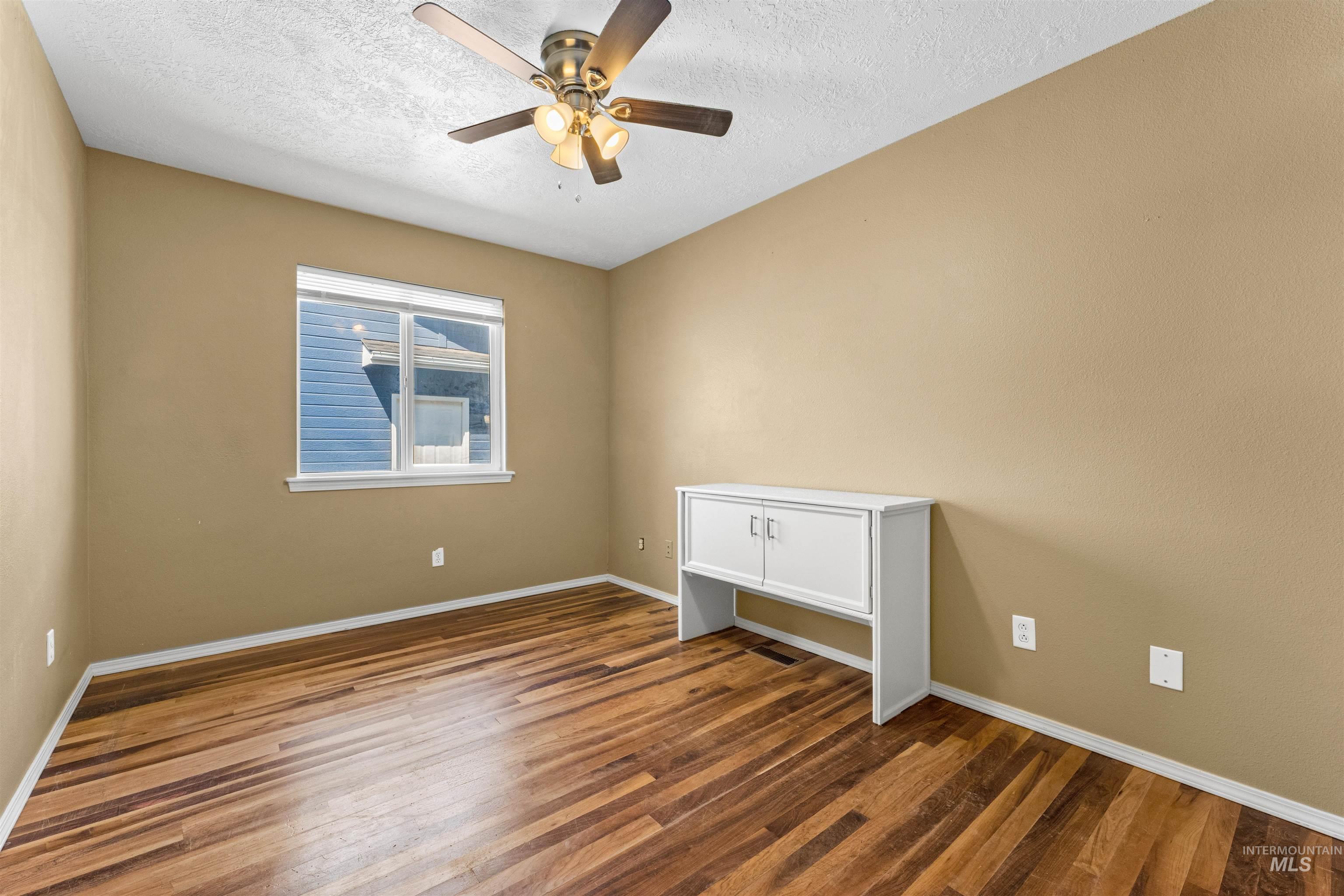 677 N Shady Grove Way, Kuna, Idaho 83634, 3 Bedrooms, 2 Bathrooms, Residential For Sale, Price $325,000,MLS 98998205