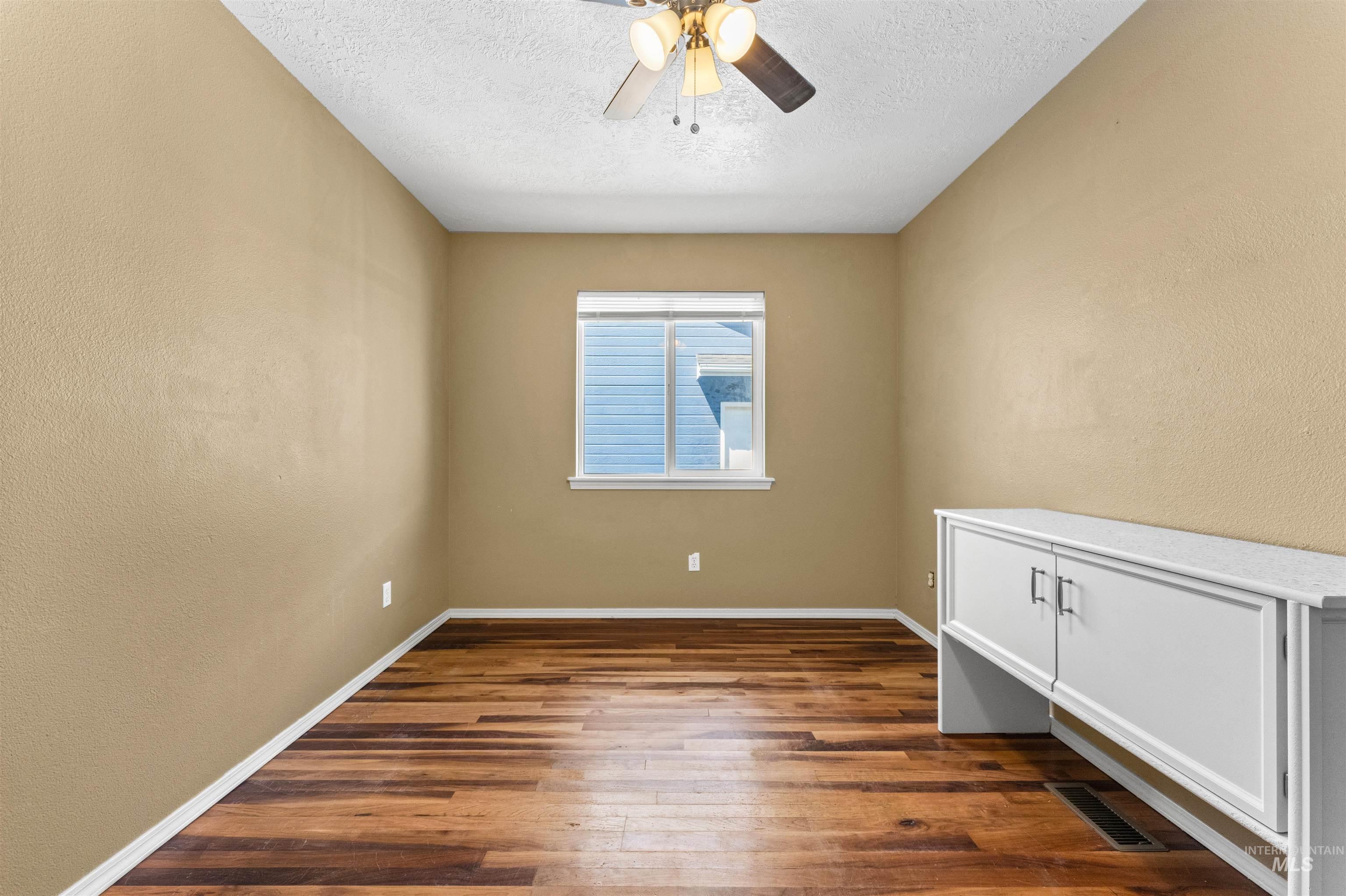 677 N Shady Grove Way, Kuna, Idaho 83634, 3 Bedrooms, 2 Bathrooms, Residential For Sale, Price $325,000,MLS 98998205