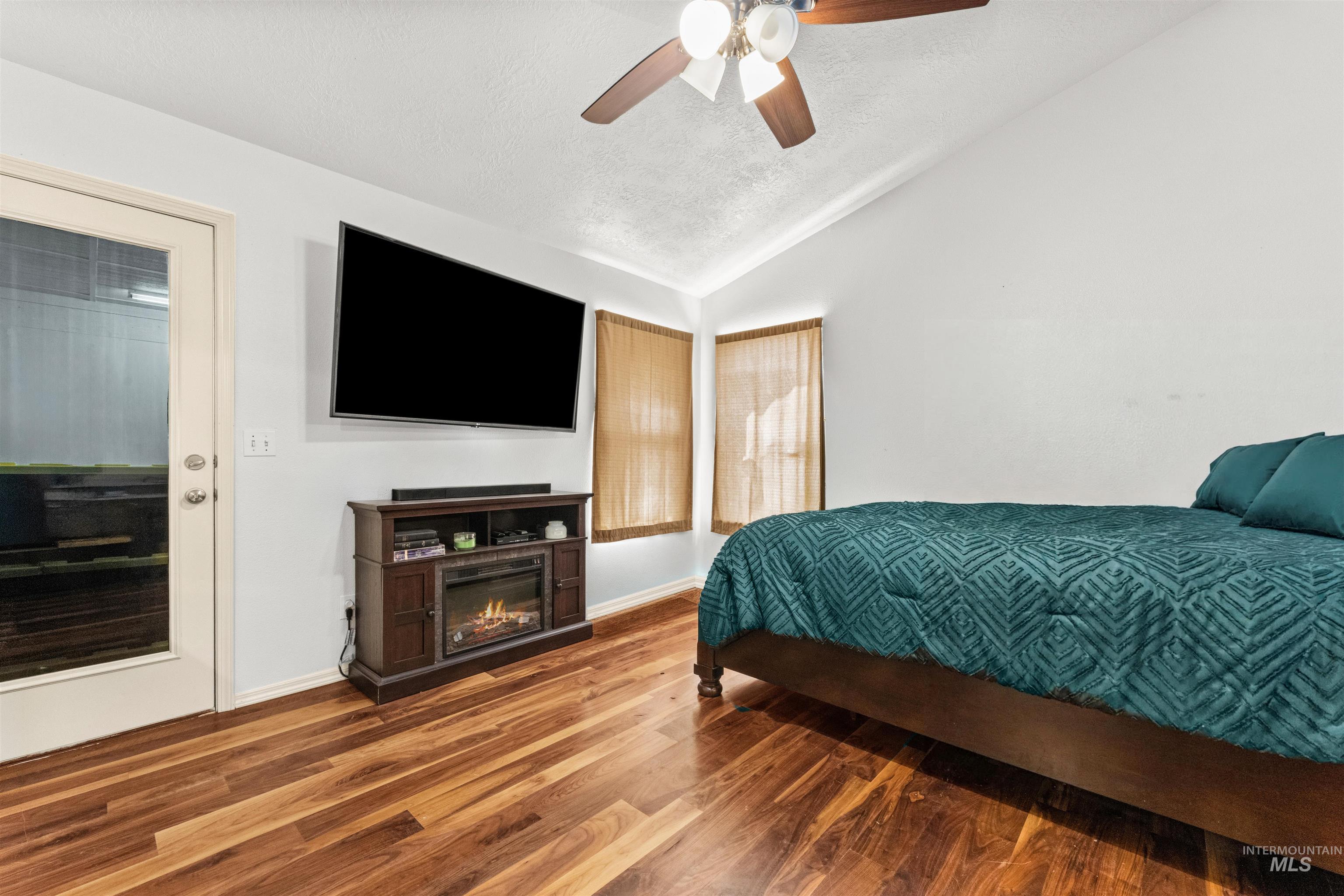 677 N Shady Grove Way, Kuna, Idaho 83634, 3 Bedrooms, 2 Bathrooms, Residential For Sale, Price $325,000,MLS 98998205